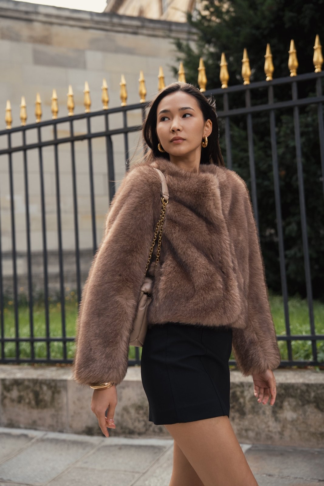 LILITH - Manteau Taupe - Escandelle (Vue de profil droit)
#couleur_taupe