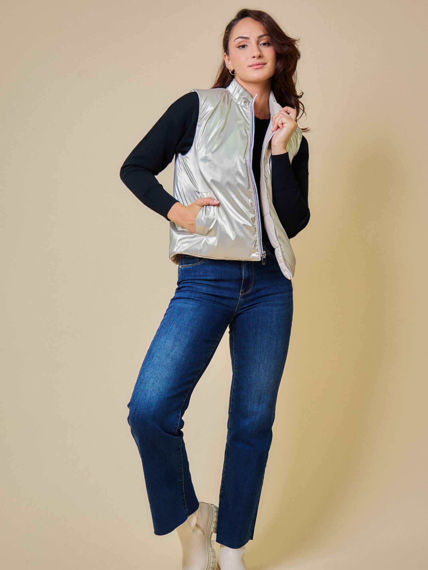 Colorful reversible sleeveless down jacket