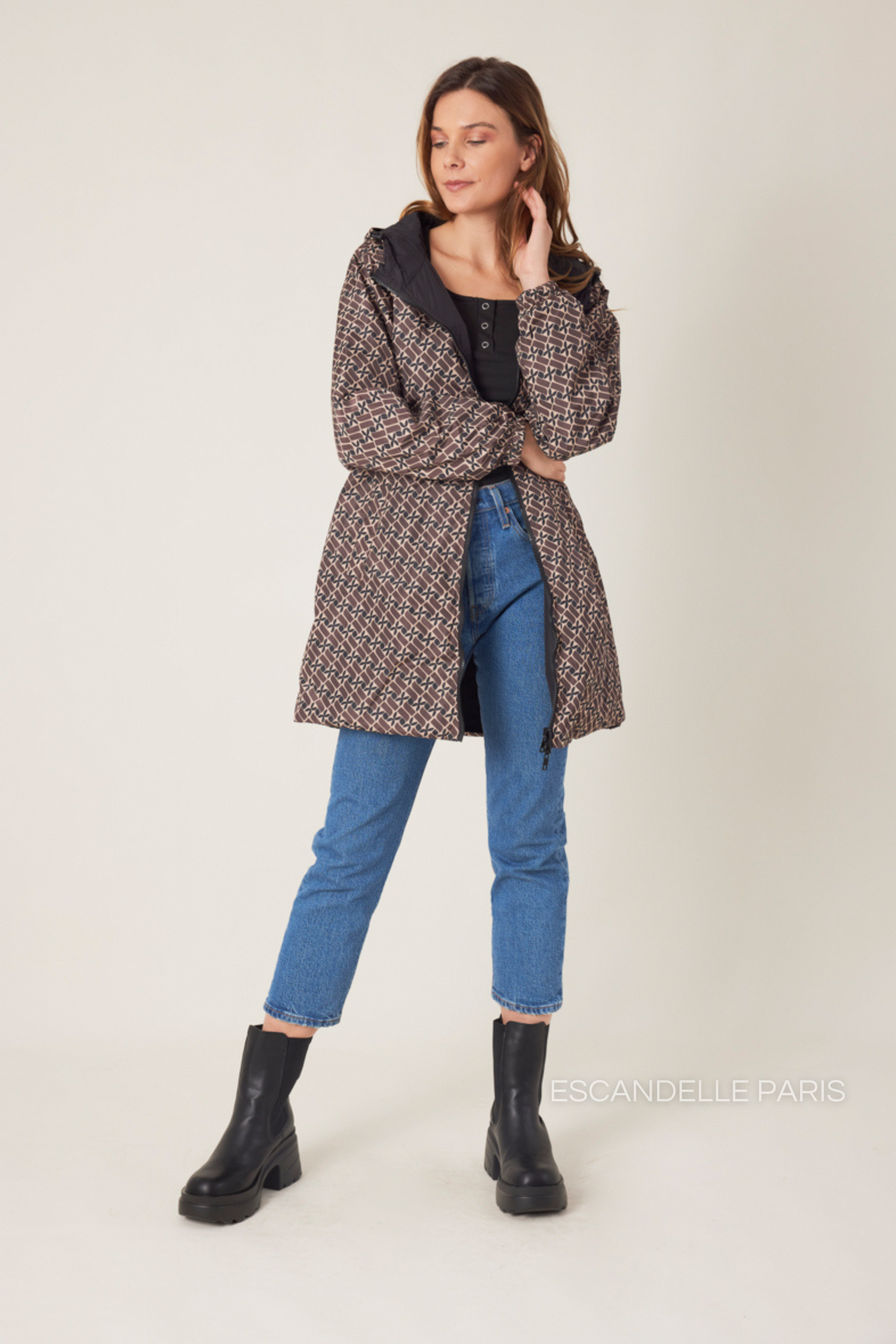 Parka larga reversible estampada