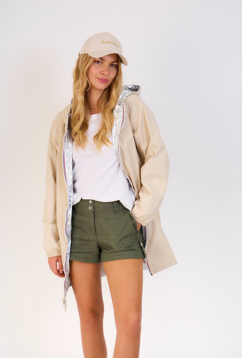 PARIS - Parka Argent - Escandelle (Vue de face - portrait - parka imperméable réversible côté beige - zip ouvert)
#couleur_argent