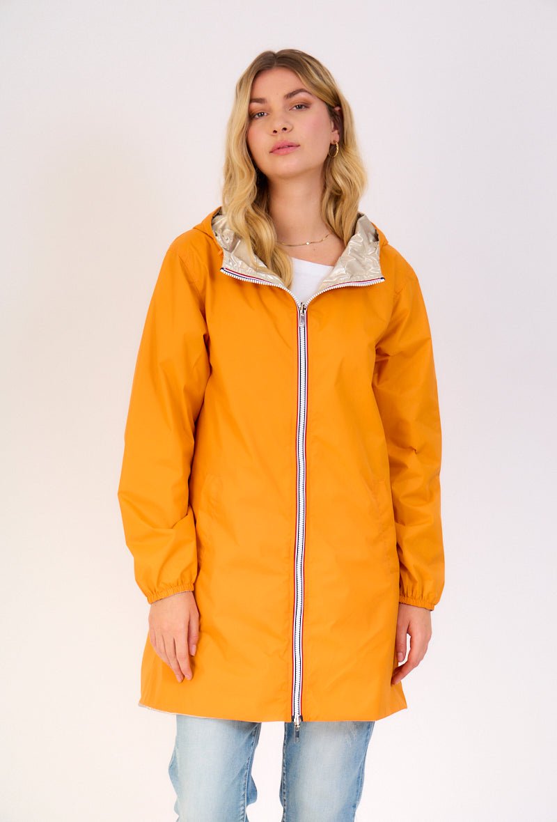 PARIS - Parka Orange - Escandelle (Vue de face - portrait - parka imperméable réversible côté orange)
#couleur_orange