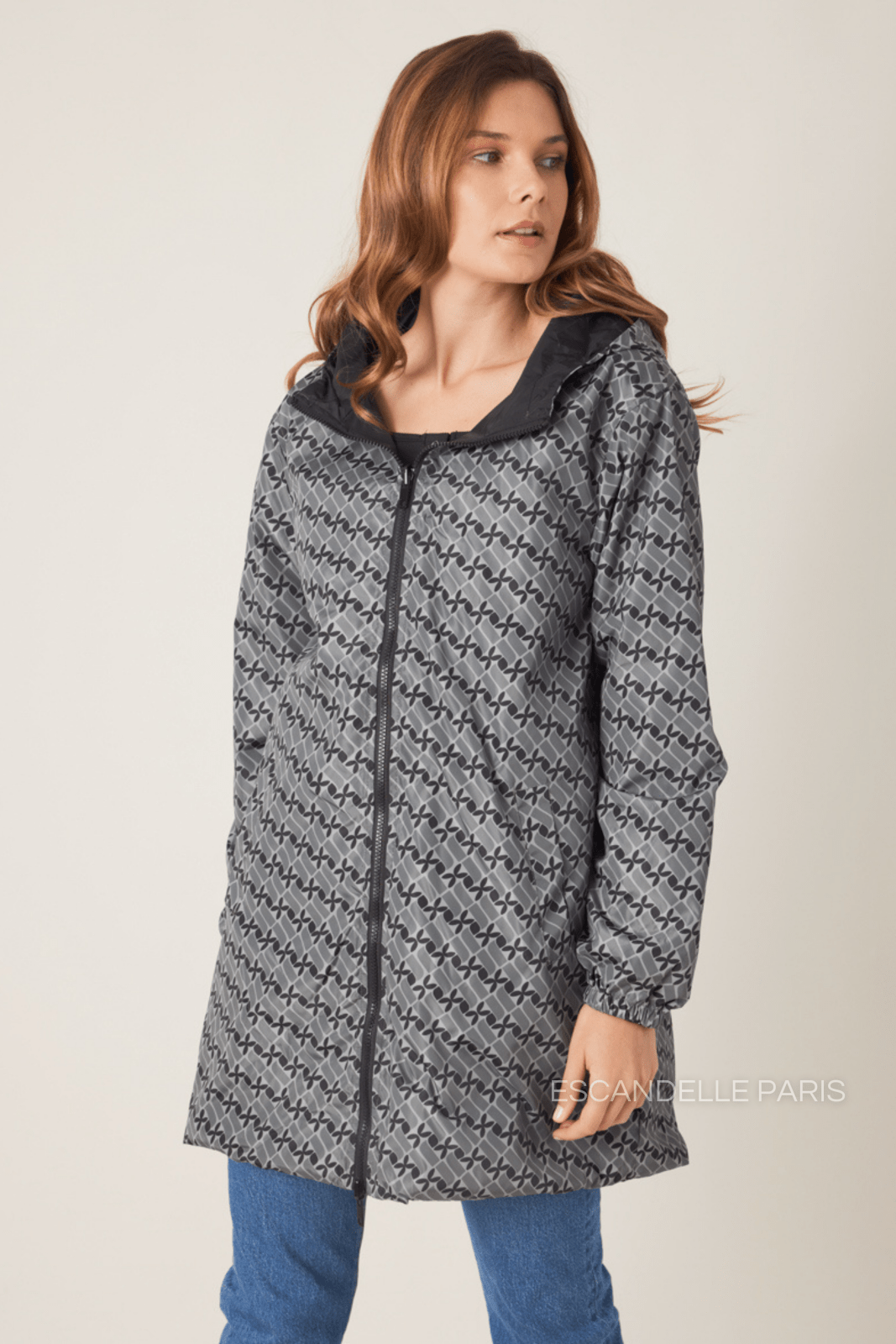 ELINA - Parka Gris - Escandelle (Vue de face - portrait - parka imperméable réversible à motif)
#couleur_gris