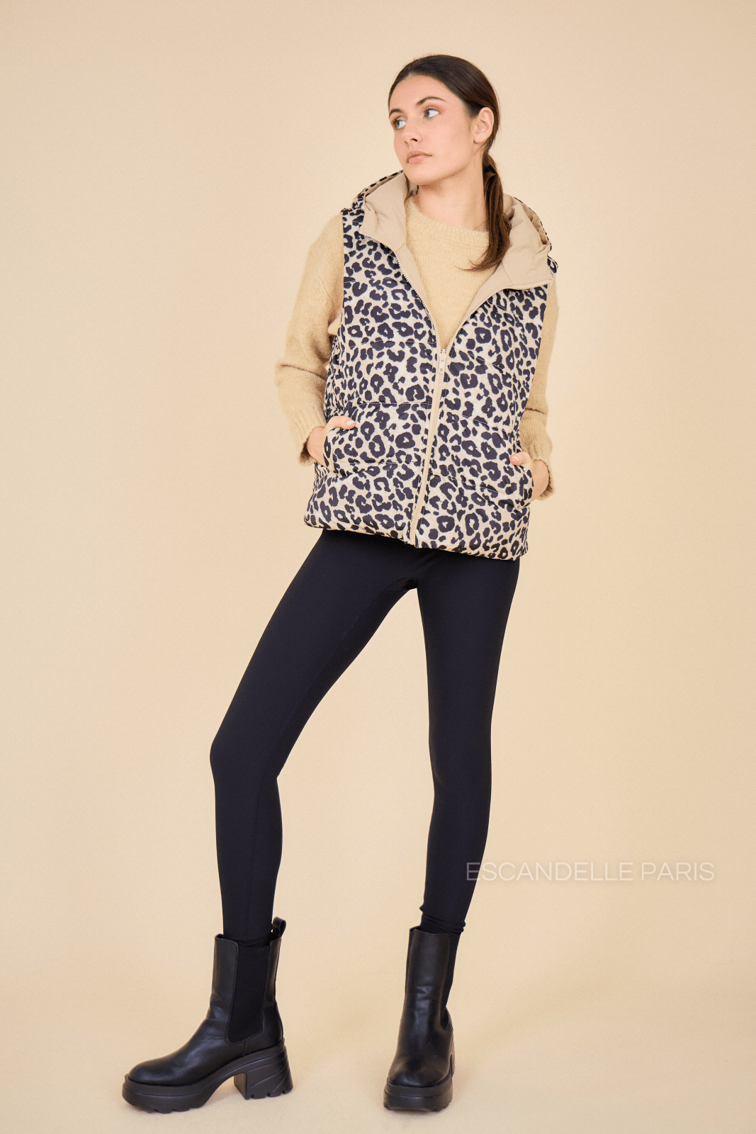 ELLA - Doudoune Beige - Escandelle (Vue de face - silhouette entière)
#couleur_beige