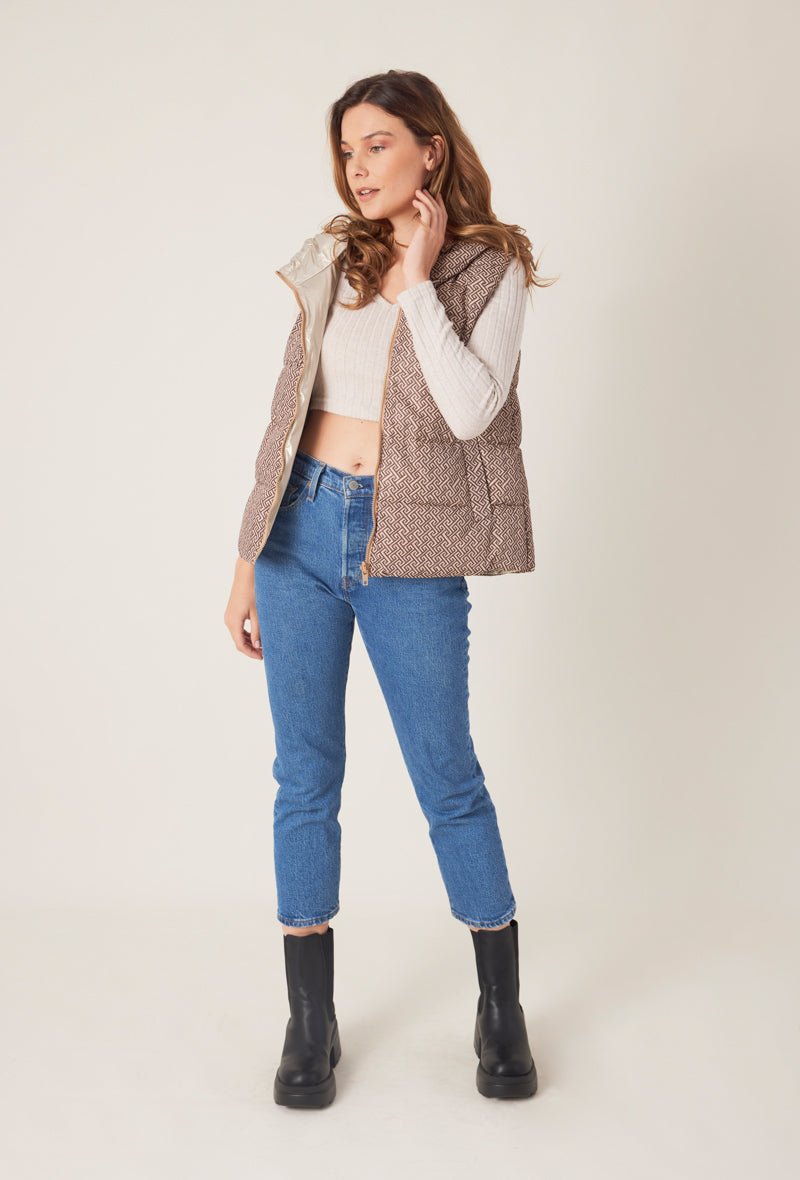 ELI - Doudoune Taupe - Escandelle (Vue de face - silhouette entière)
#couleur_taupe