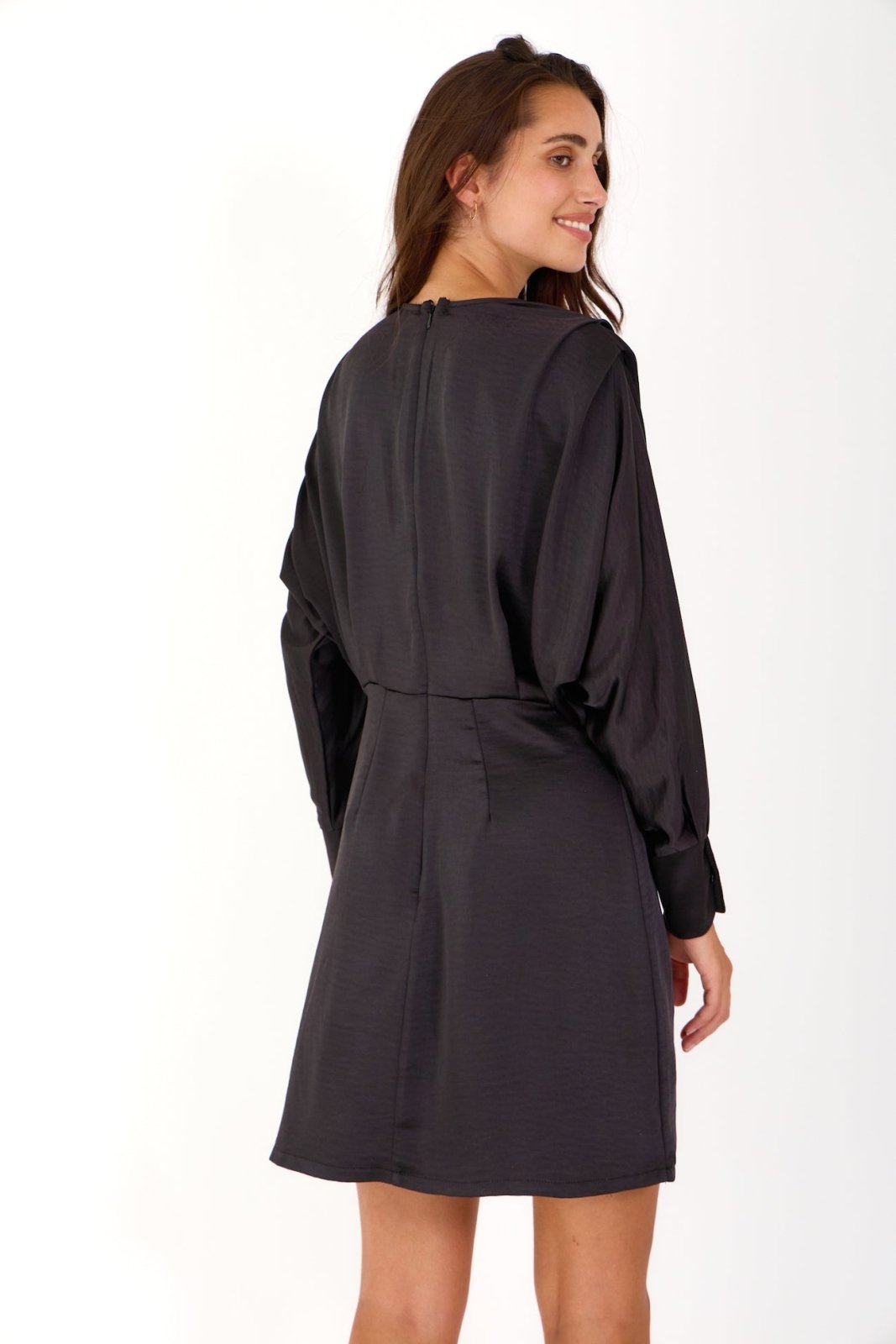 MAY- Robe Noir - Escandelle (Vue de dos)
#couleur_noir