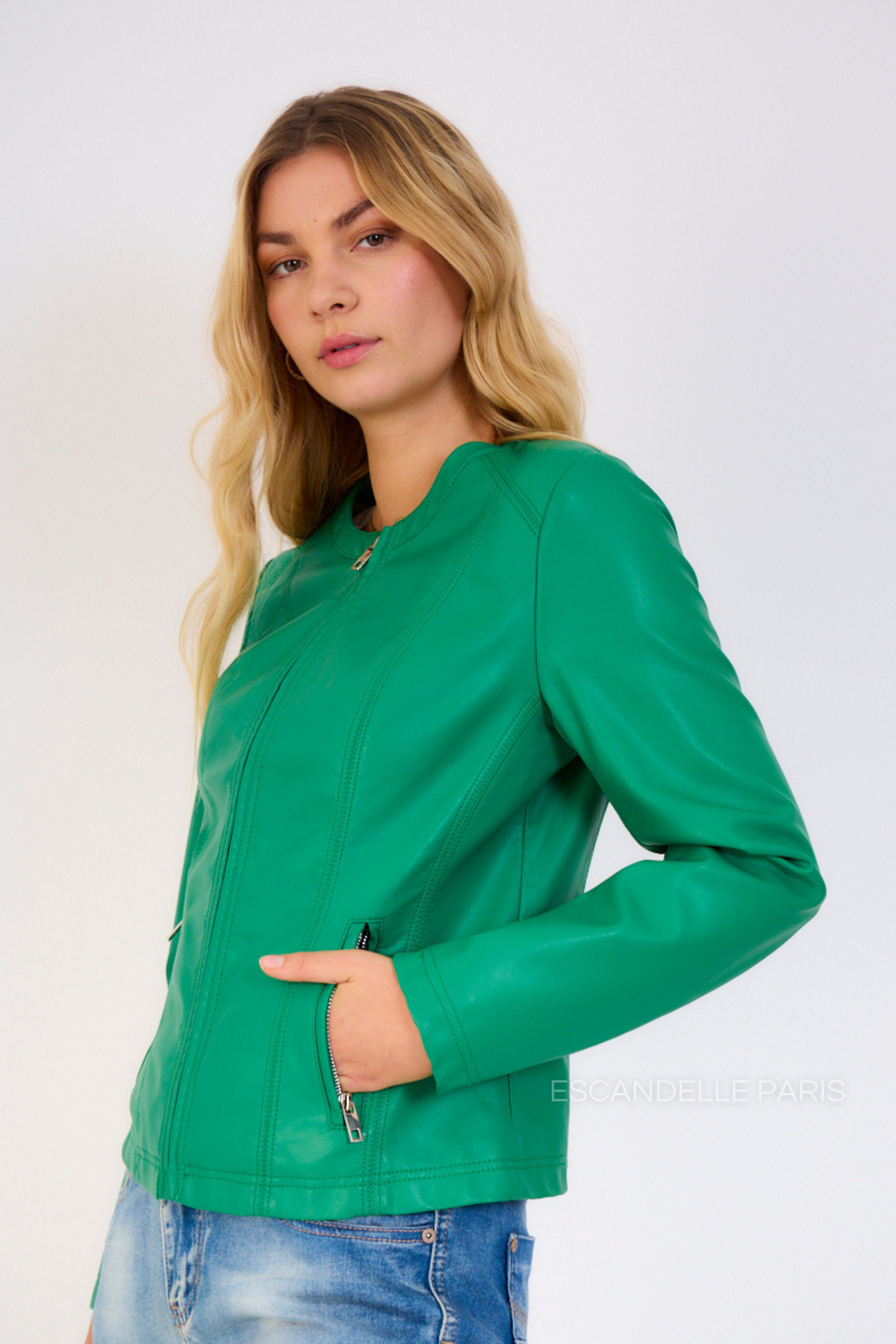 RHÉA - Chaqueta de piel sintética con cuello redondo