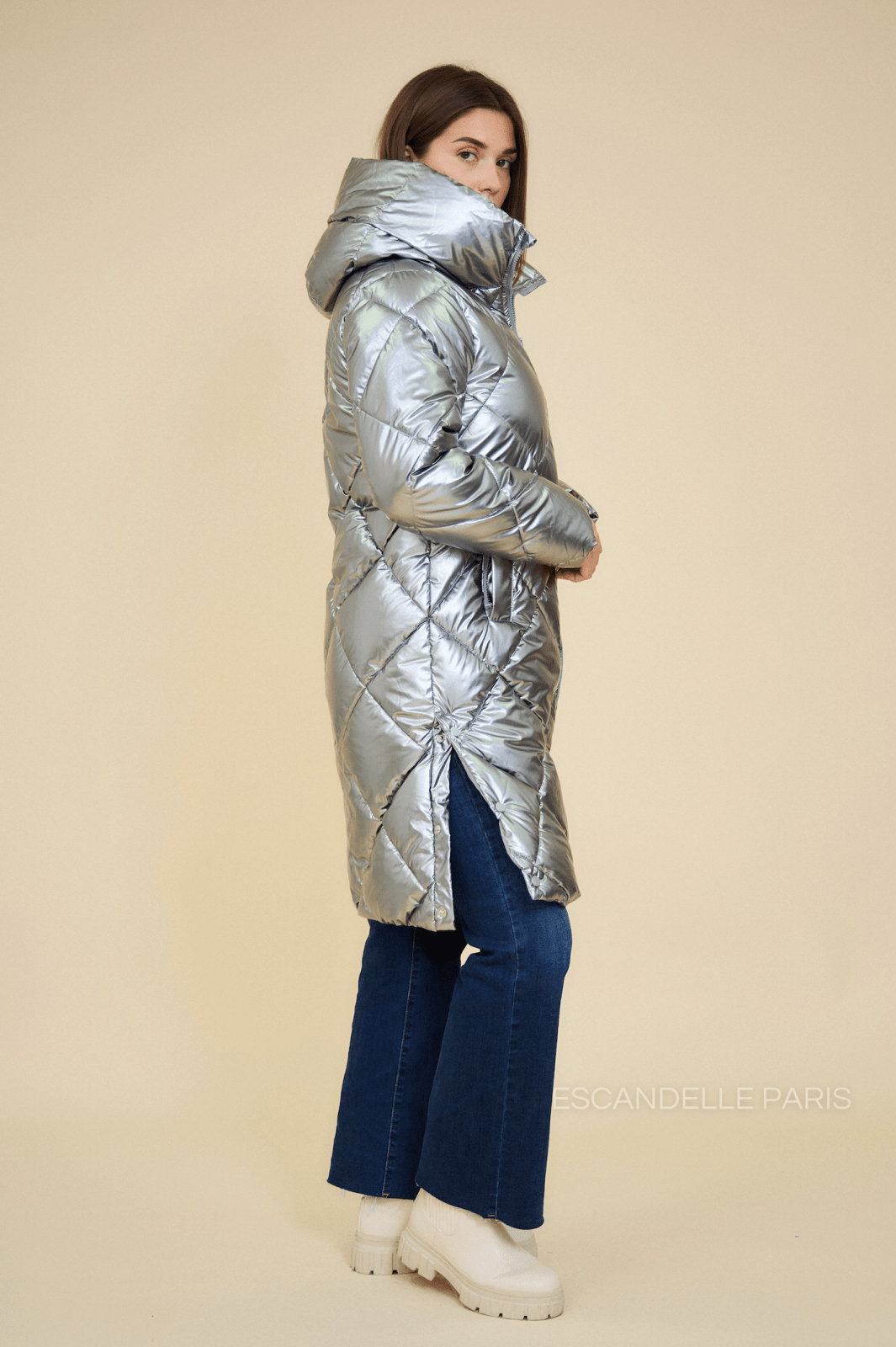 CAMERON doudoune longue matelassée argent femme - Escandelle Paris (vue de profil)
#couleur_argent