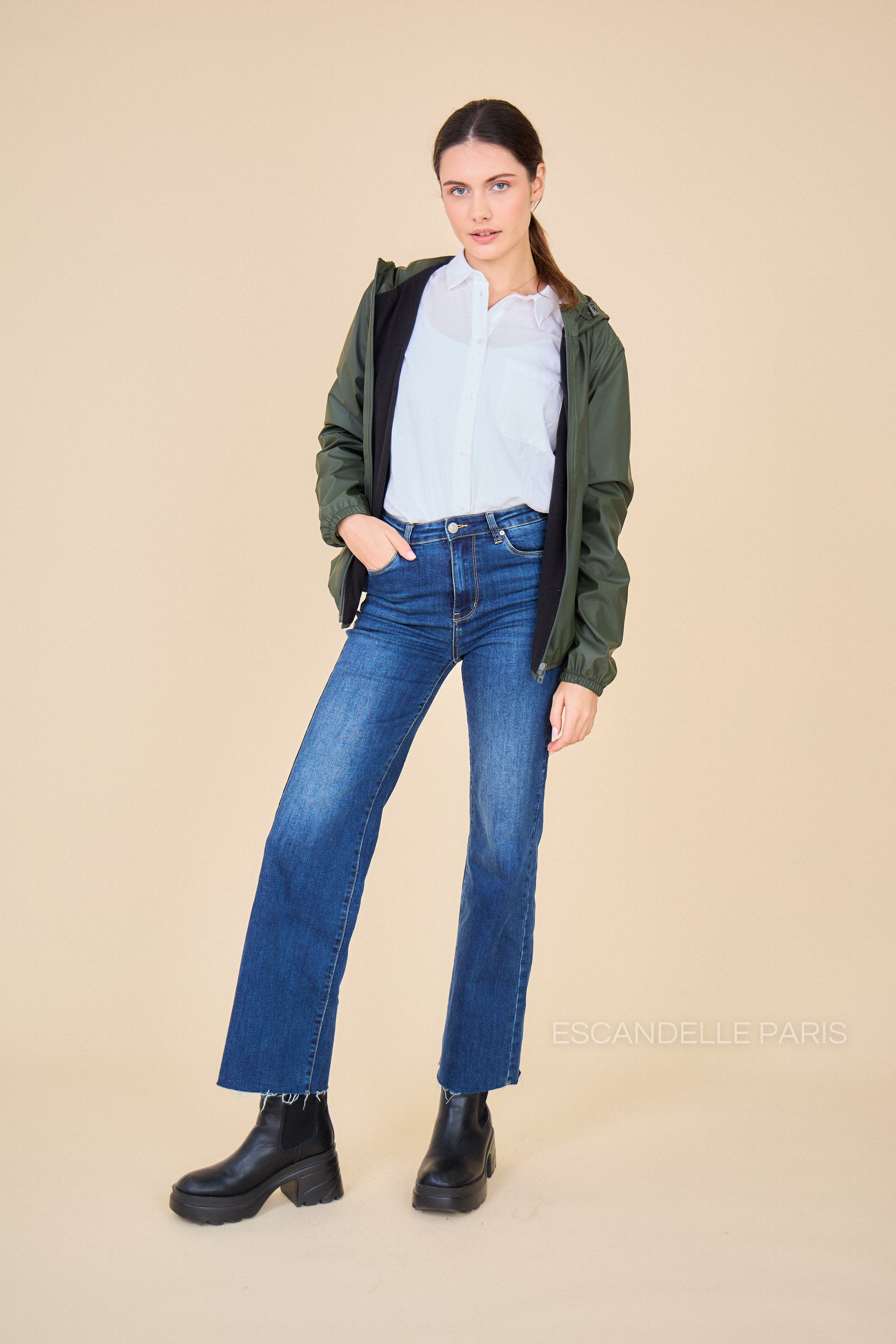 Imperméable court LÉONIE kaki doublure polaire
#couleur_kaki