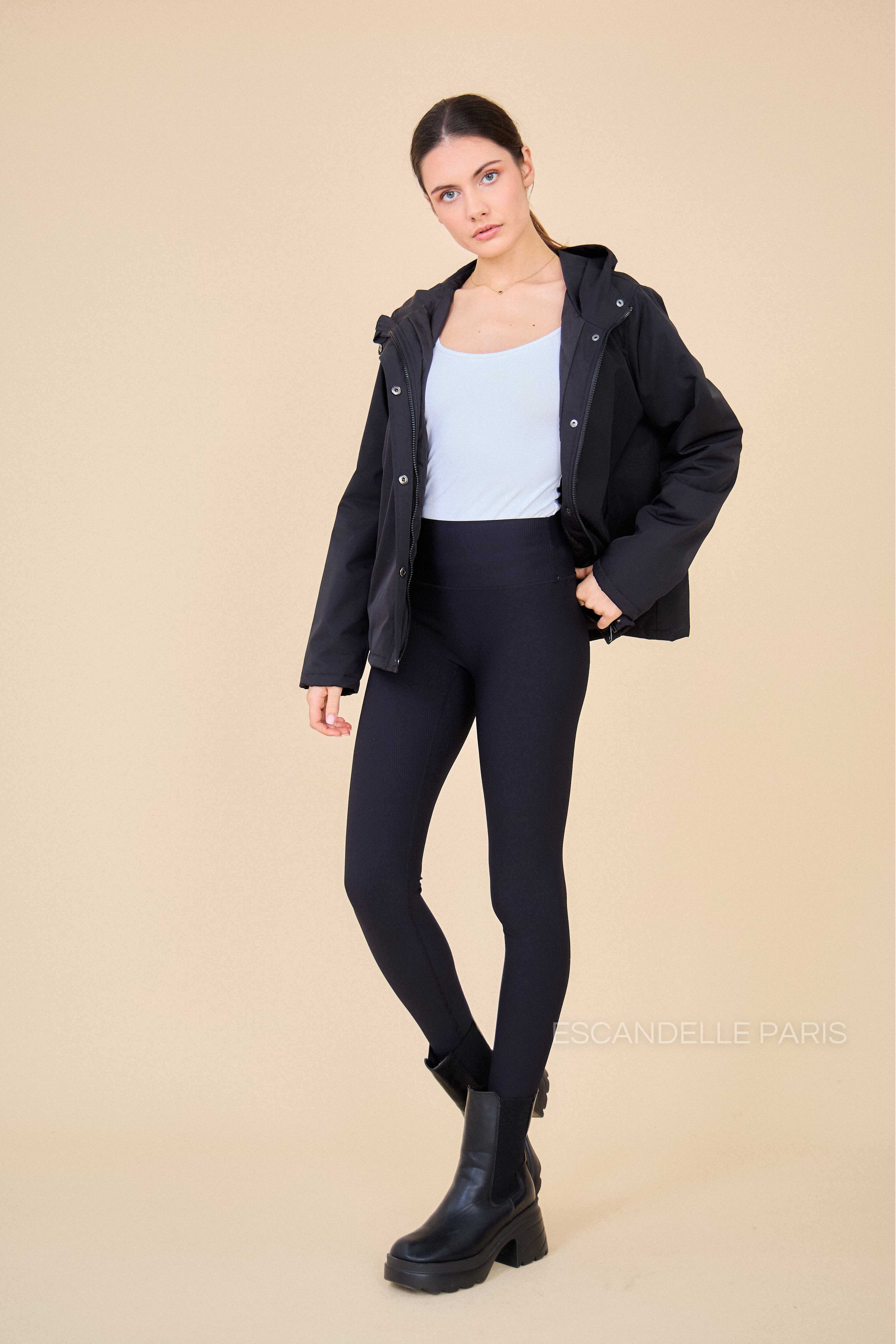 Gabardine noir doublée ADÈLE courte et imperméable
#couleur_noir
