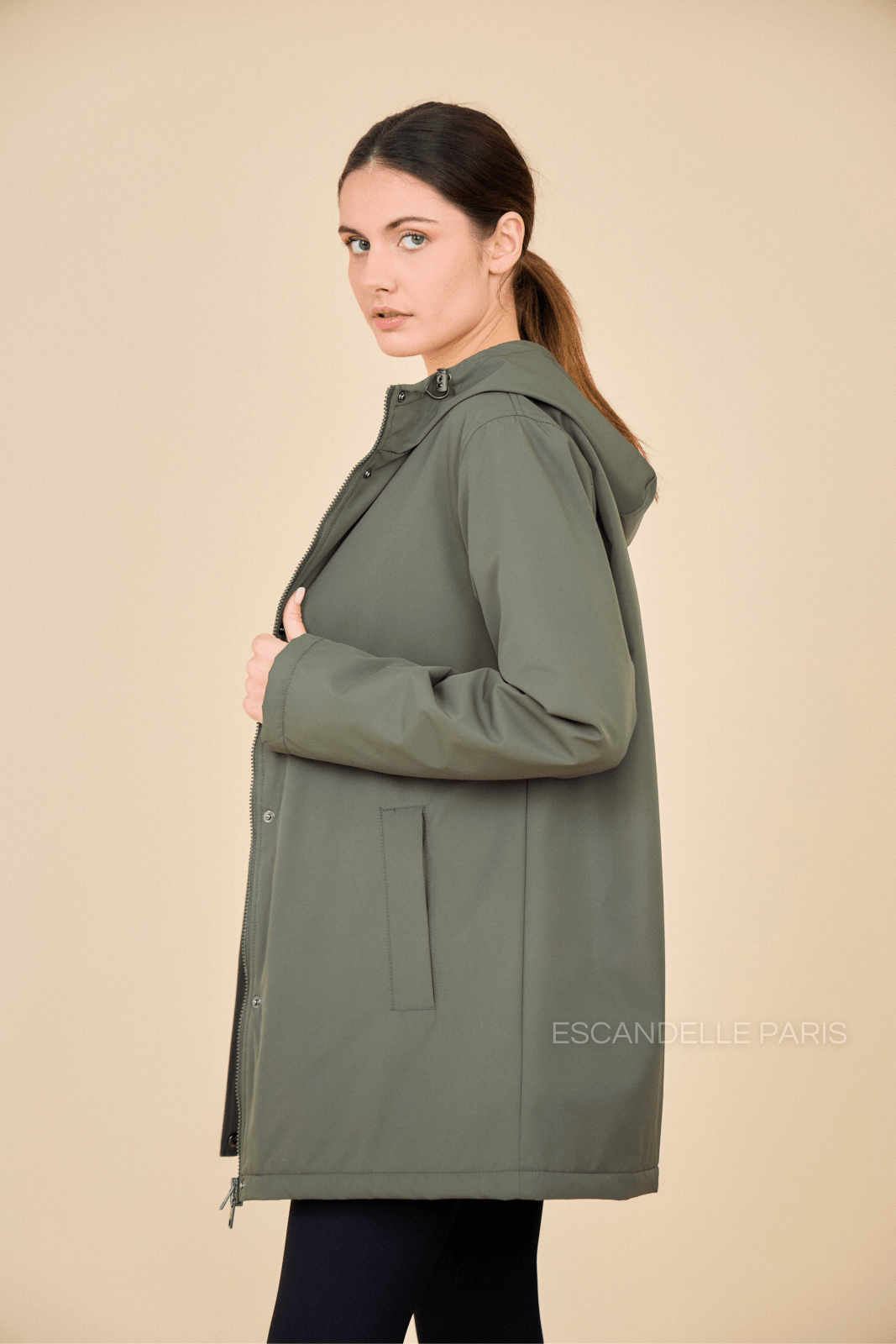 INES - Parka Kaki - Escandelle (Vue de profil gauche)
#couleur_kaki