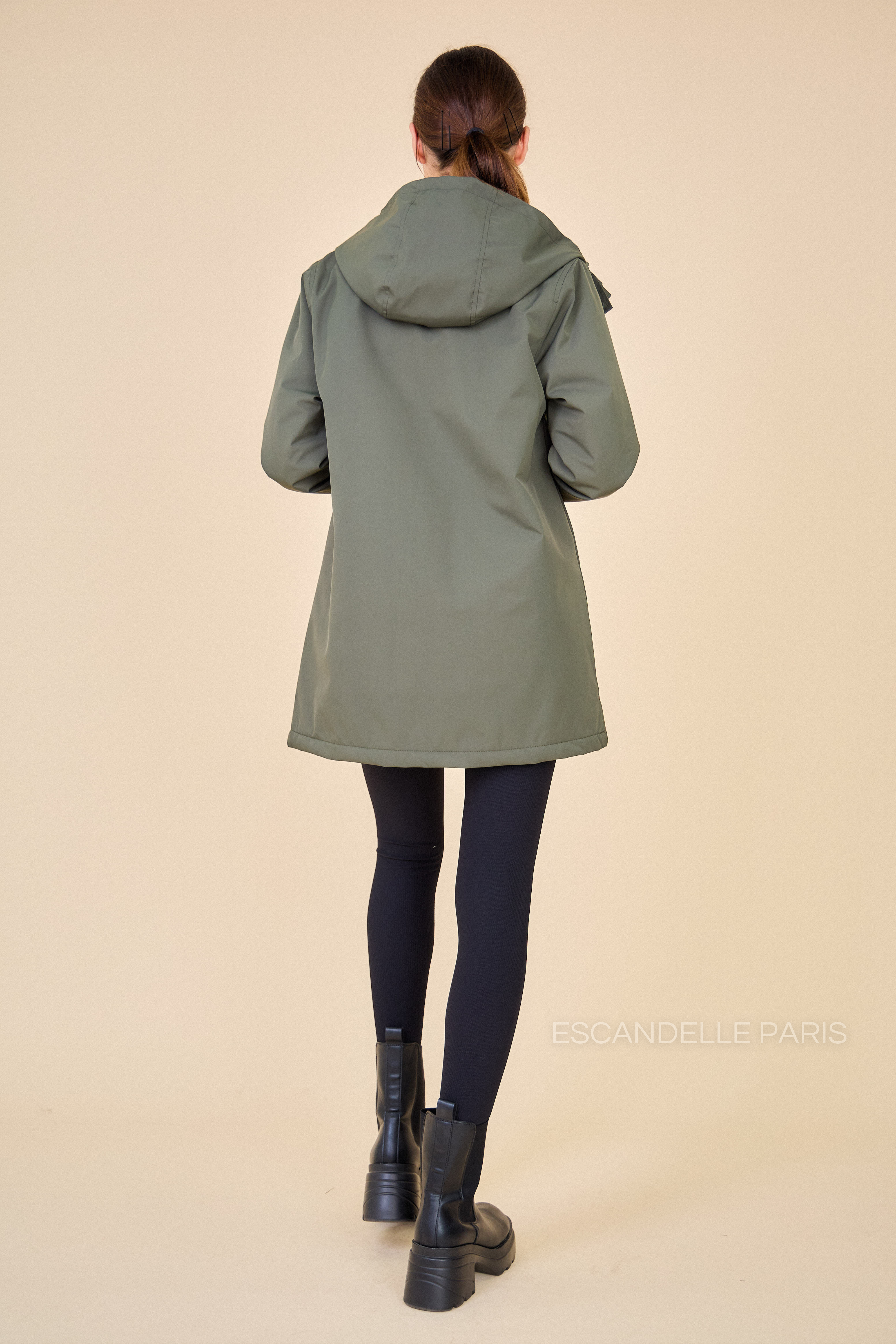 Gabardine INES kaki doublée mi-longue imperméable, dos, longueur mi-cuisse
#couleur_kaki