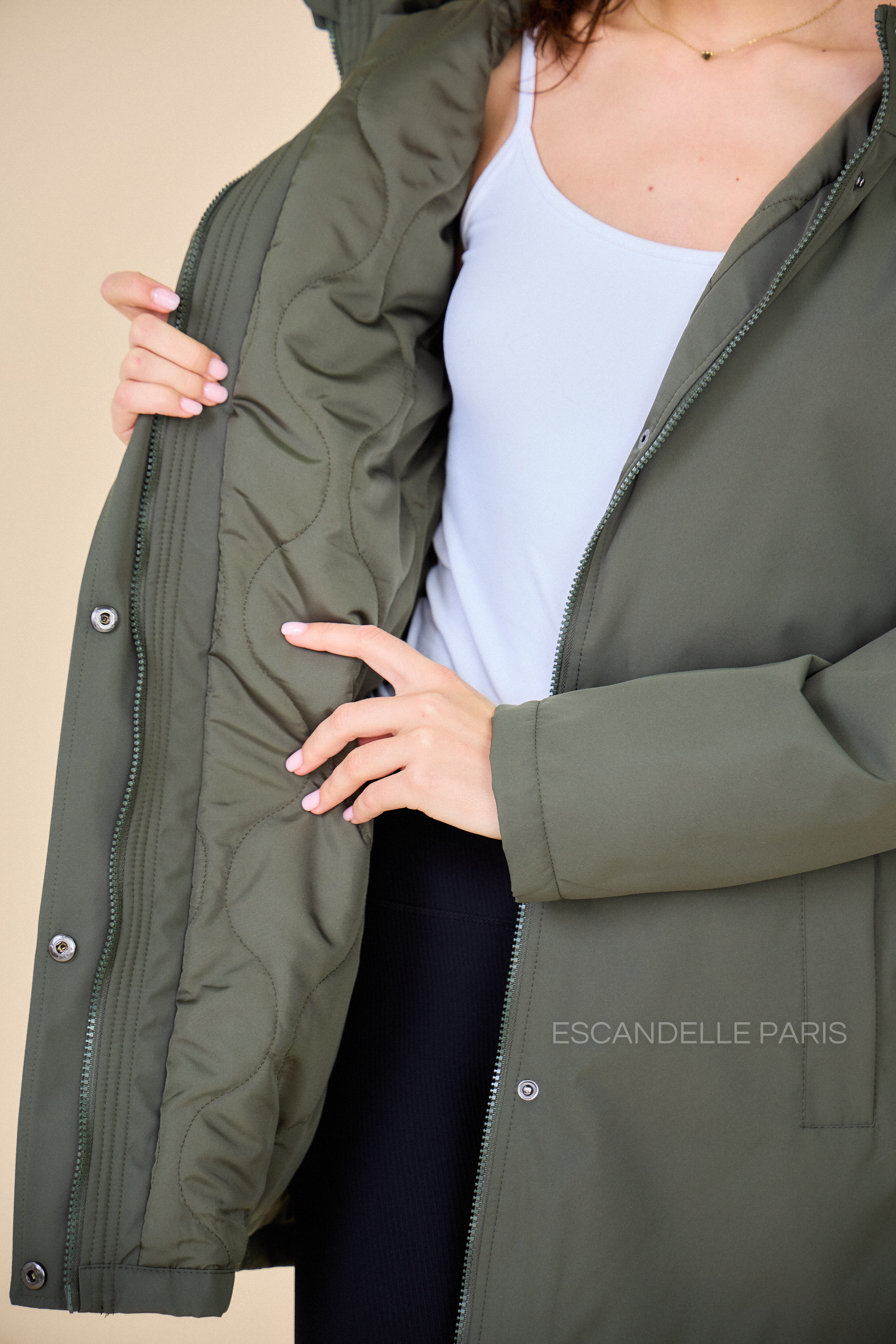 Gabardine INES kaki doublée mi-longue imperméable, zoom intérieur matelassé
#couleur_kaki
