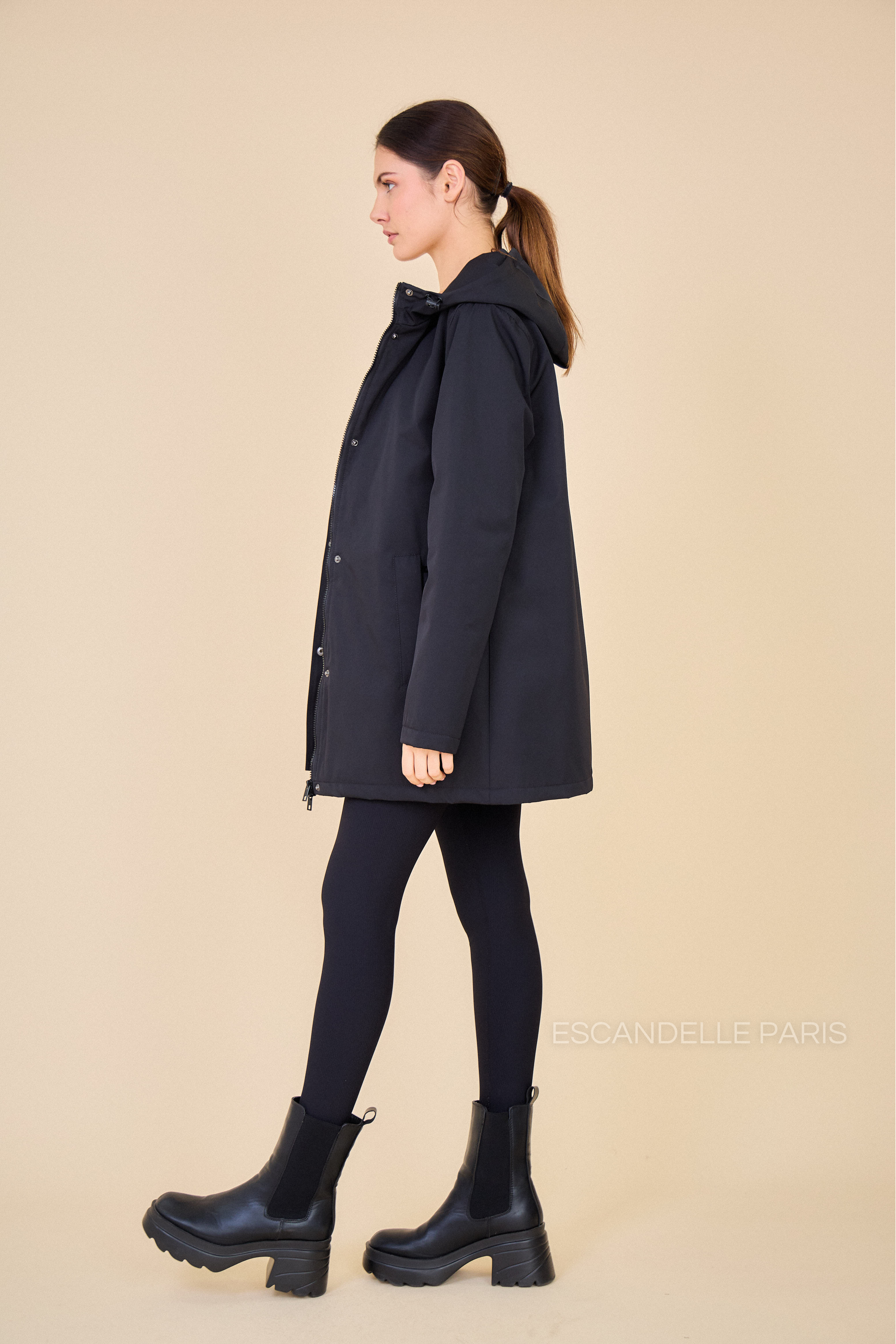 Gabardine INES noir doublée mi-longue imperméable, intérieur matelassé
#couleur_noir
