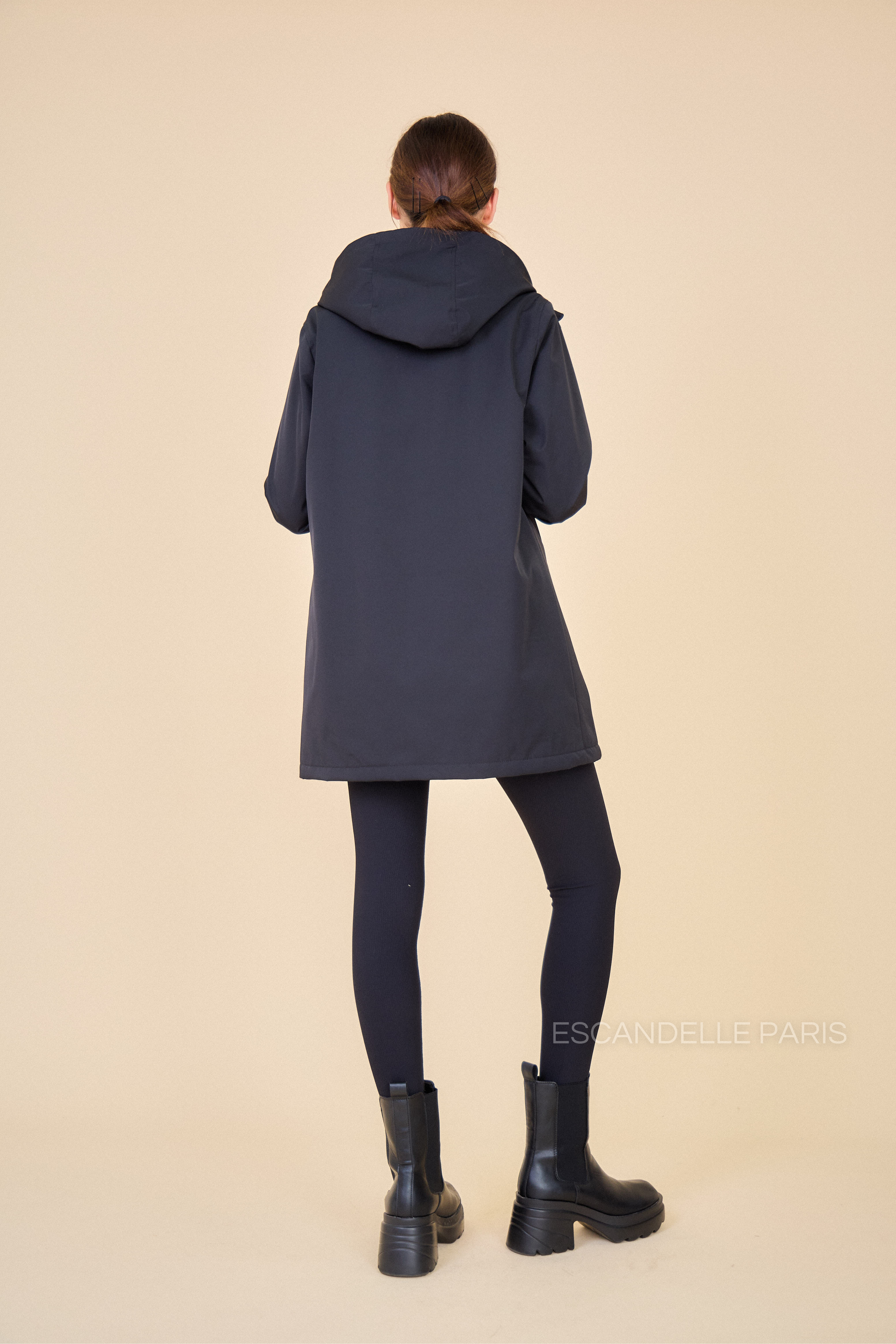 Gabardine INES noir doublée mi-longue imperméable, intérieur matelassé
#couleur_noir
