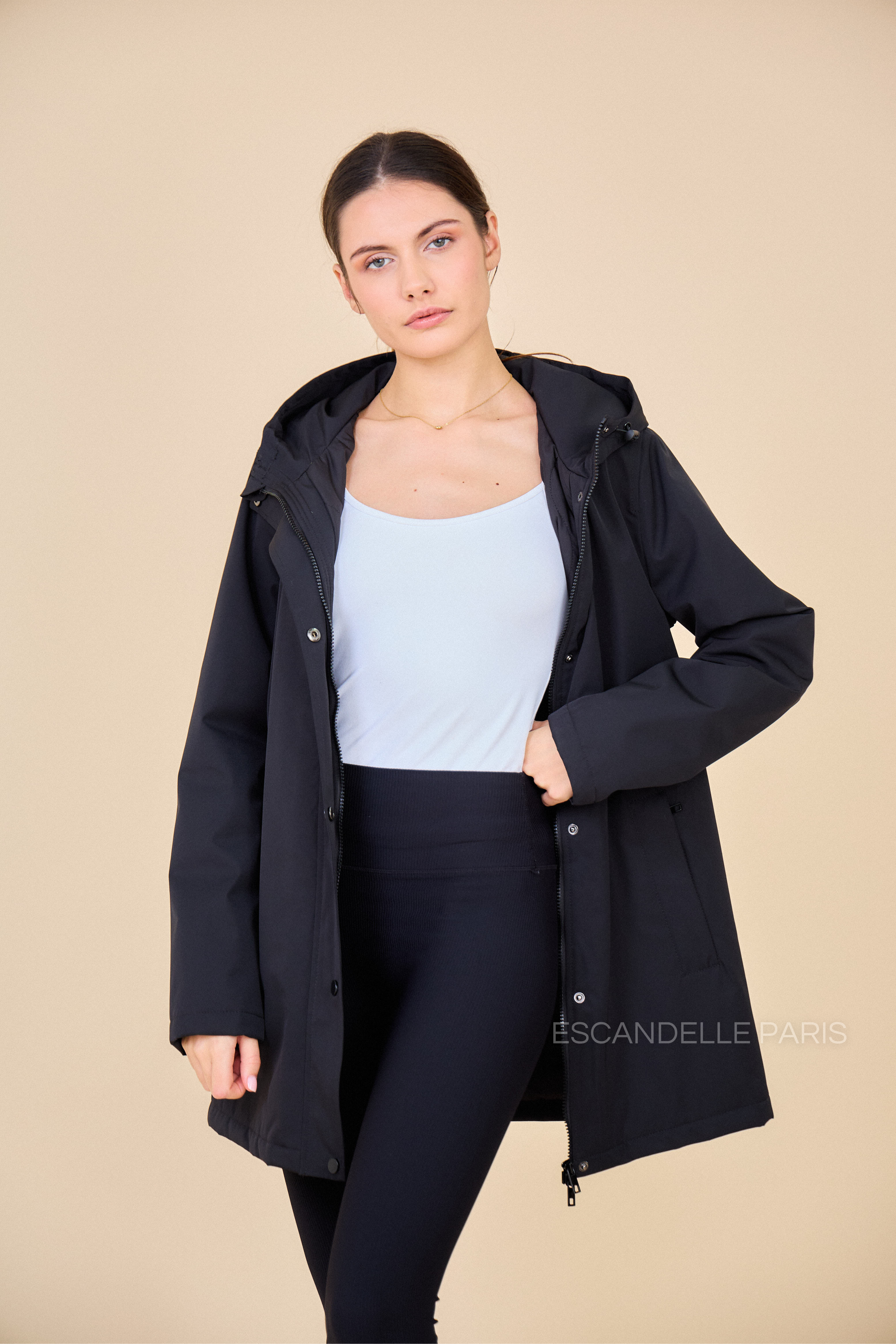 Gabardine INES noir doublée mi-longue imperméable, intérieur matelassé
#couleur_noir
