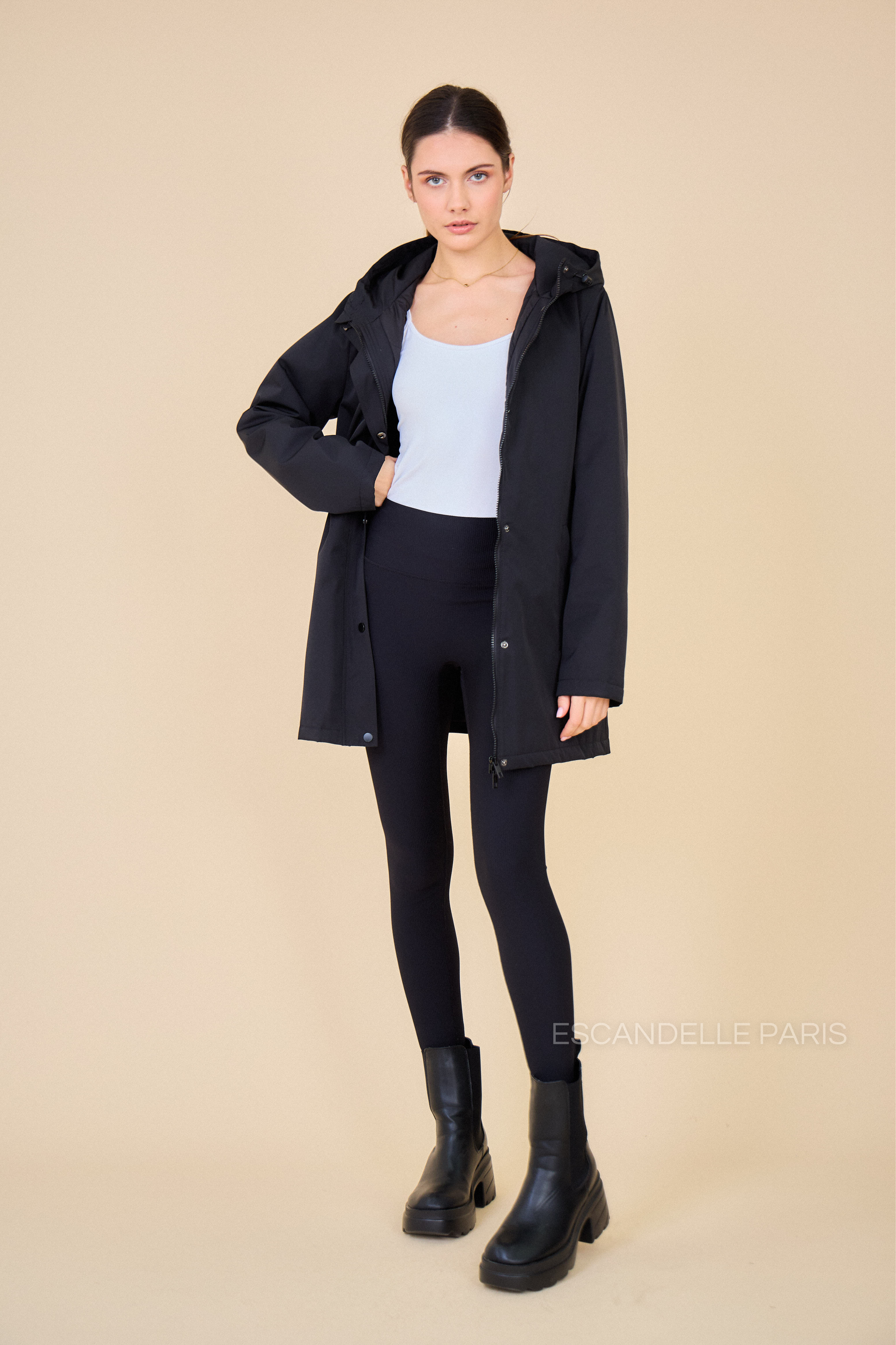 Gabardine INES noir doublée mi-longue imperméable, intérieur matelassé
#couleur_noir