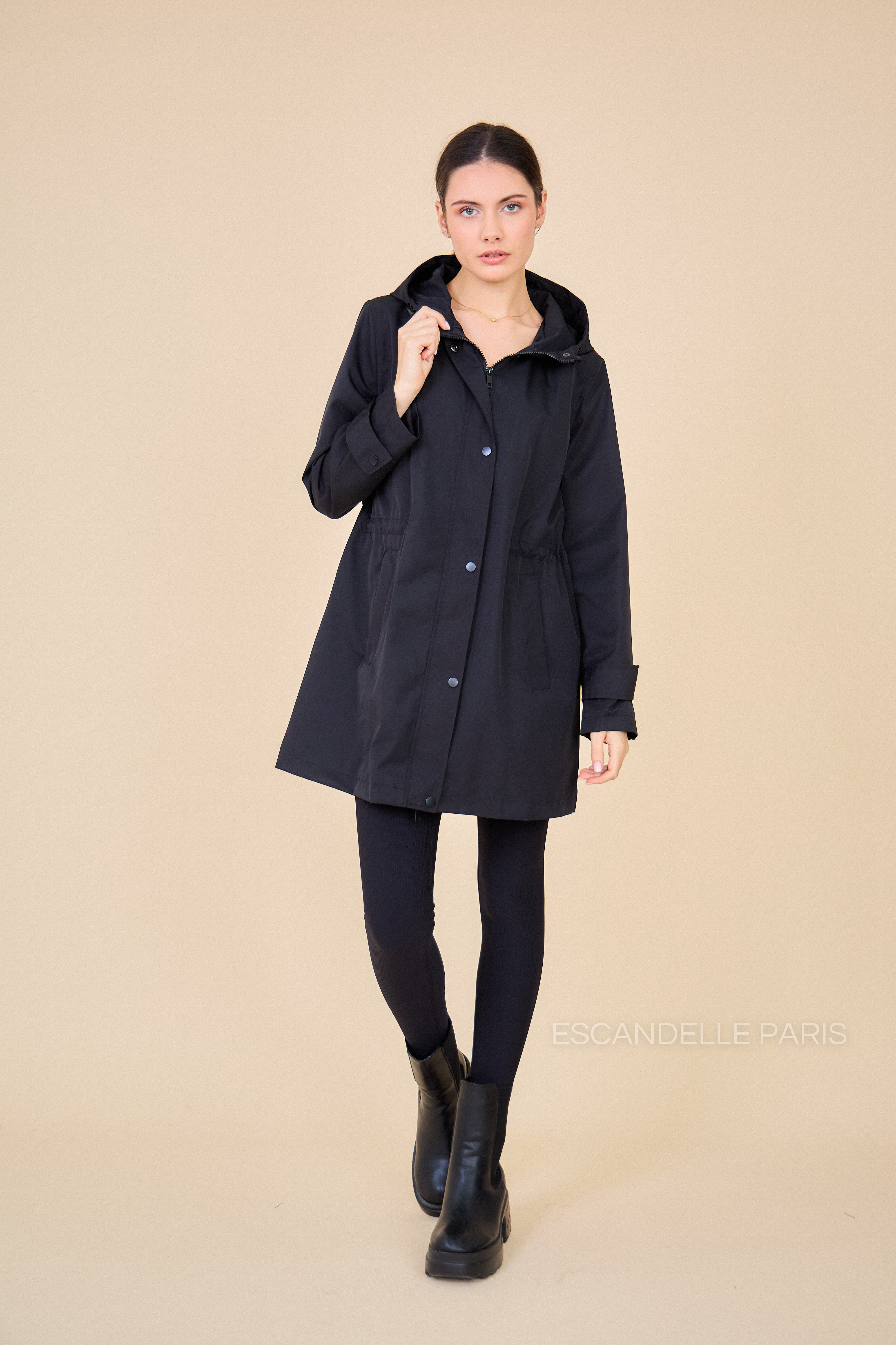 Gabardine noire LOUANE mi-longue cordon ajustable noir, parka déperlante
#couleur_noir
