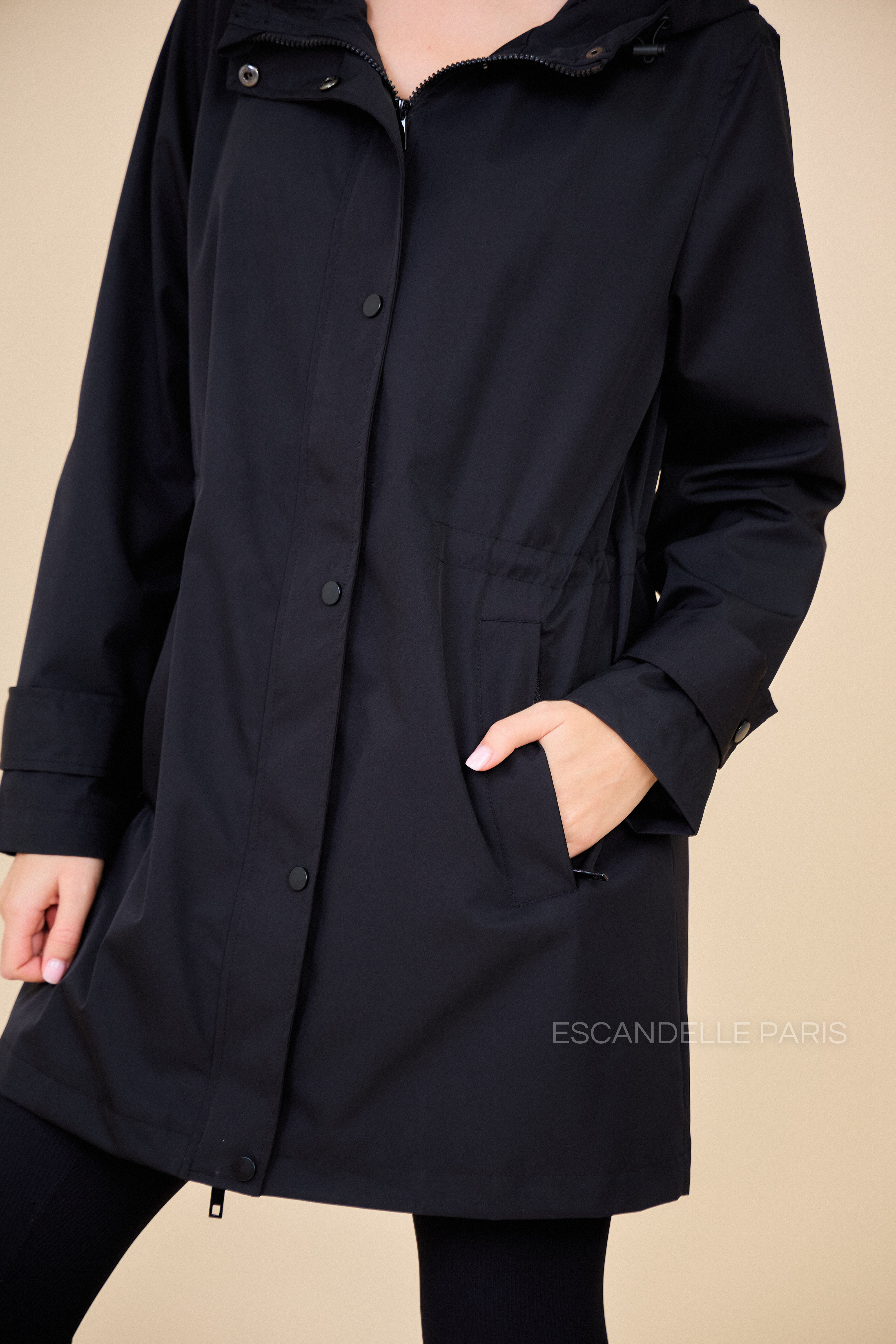 parka déperlante LOUANE mi-longue cordon ajustable noir
#couleur_noir