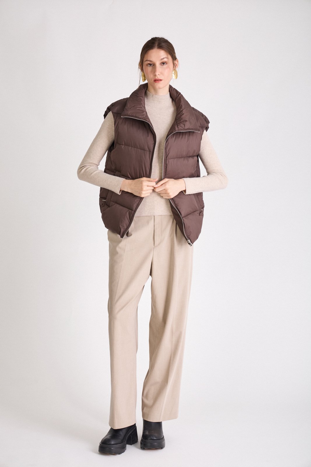 HELENE - Doudoune Choco - Escandelle (Vue de face - silhouette entière)
#couleur_choco