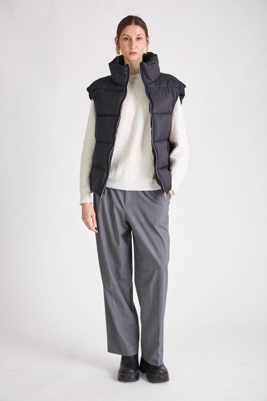 HELENE - Doudoune Noir - Escandelle (Vue de face - silhouette entière)
#couleur_noir