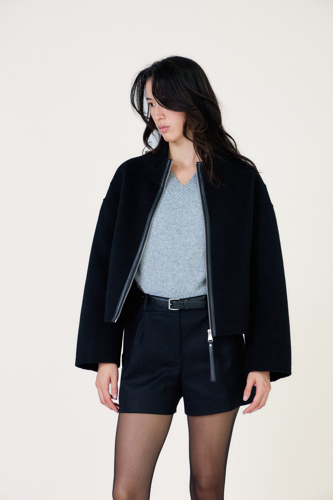 WILLOW - Veste Noir - Escandelle (Vue de face - portrait)
#couleur_noir