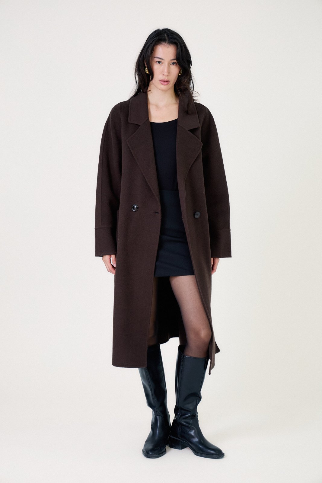 NOELLE - Manteau Choco - Escandelle (Vue de face - silhouette entière)
#couleur_choco