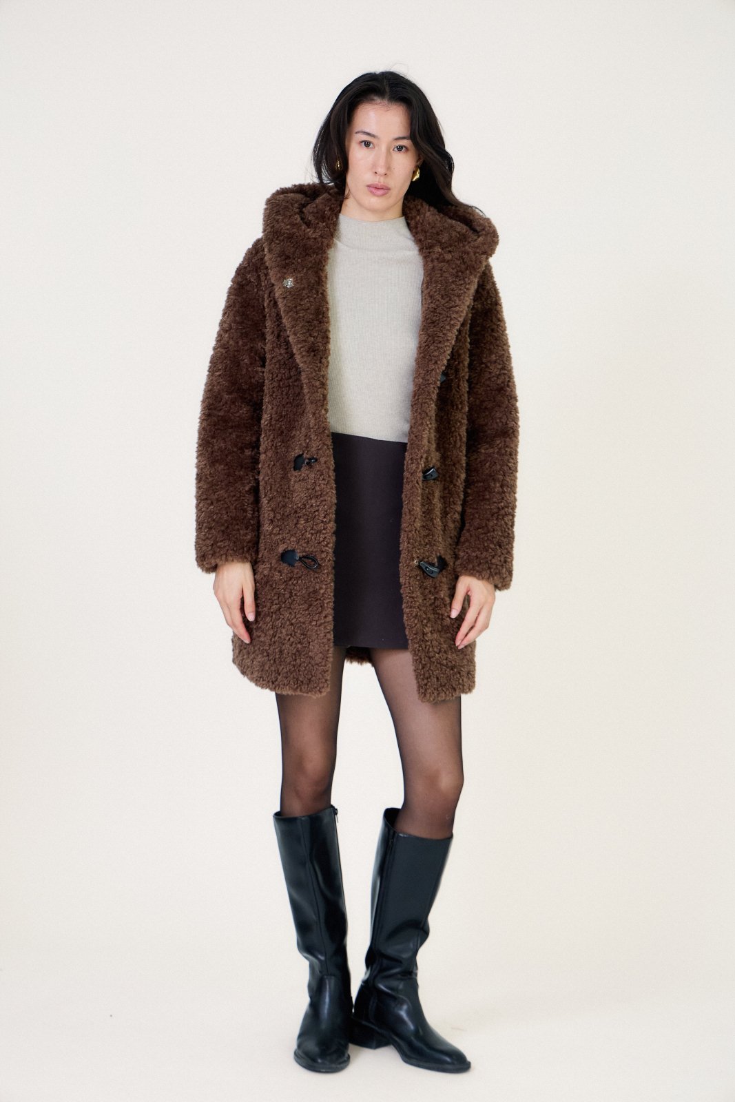 CLOVER - Manteau Choco - Escandelle (Vue de face - silhouette entière)
#couleur_choco