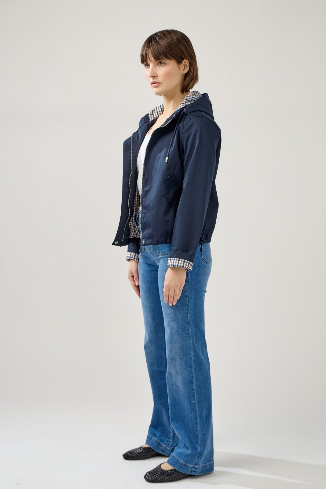 AMIRA - Parka Marine - Escandelle (Vue de profil gauche)
#couleur_navy