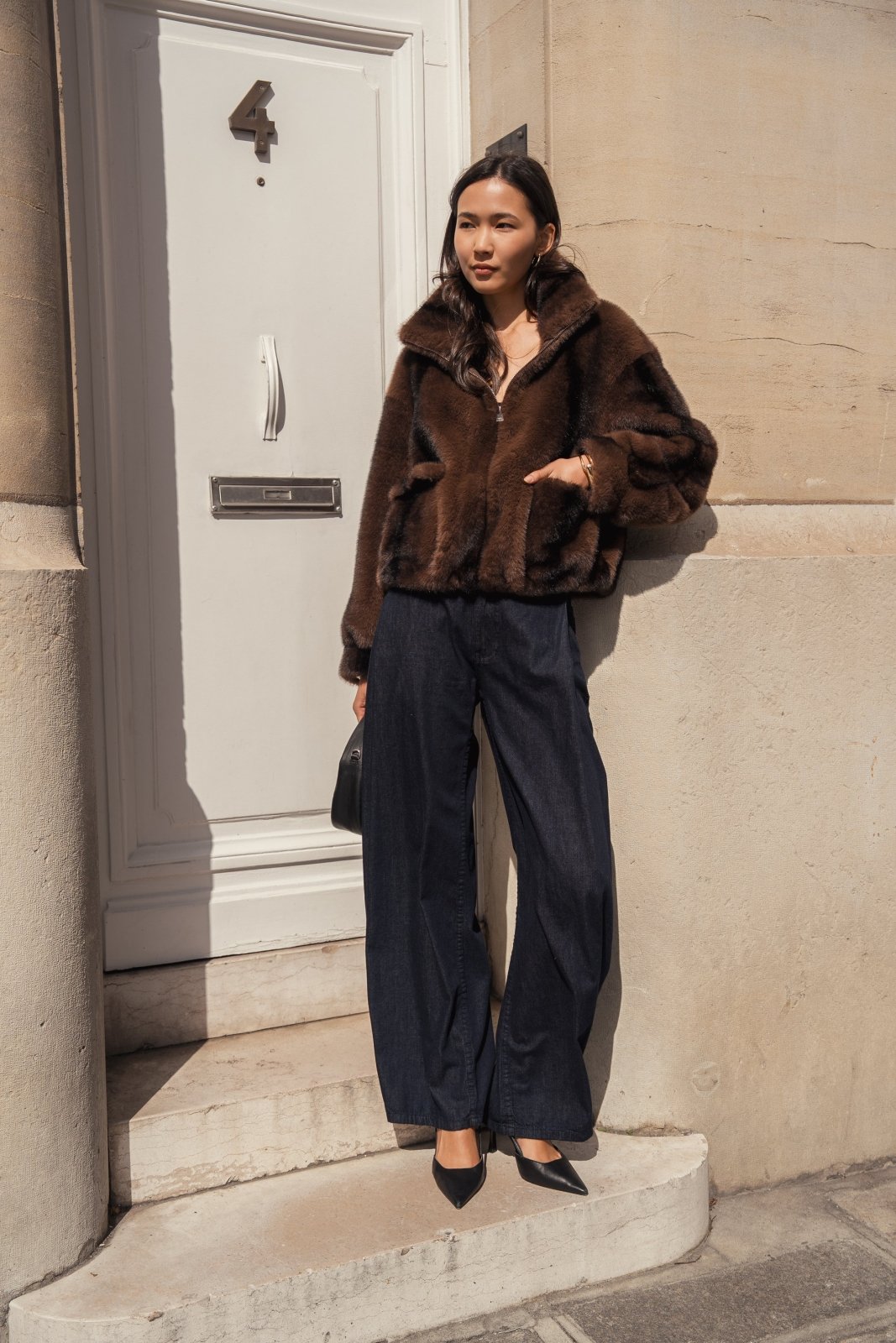 MARIEL - Manteau Choco - Escandelle (Vue de face - silhouette entière)