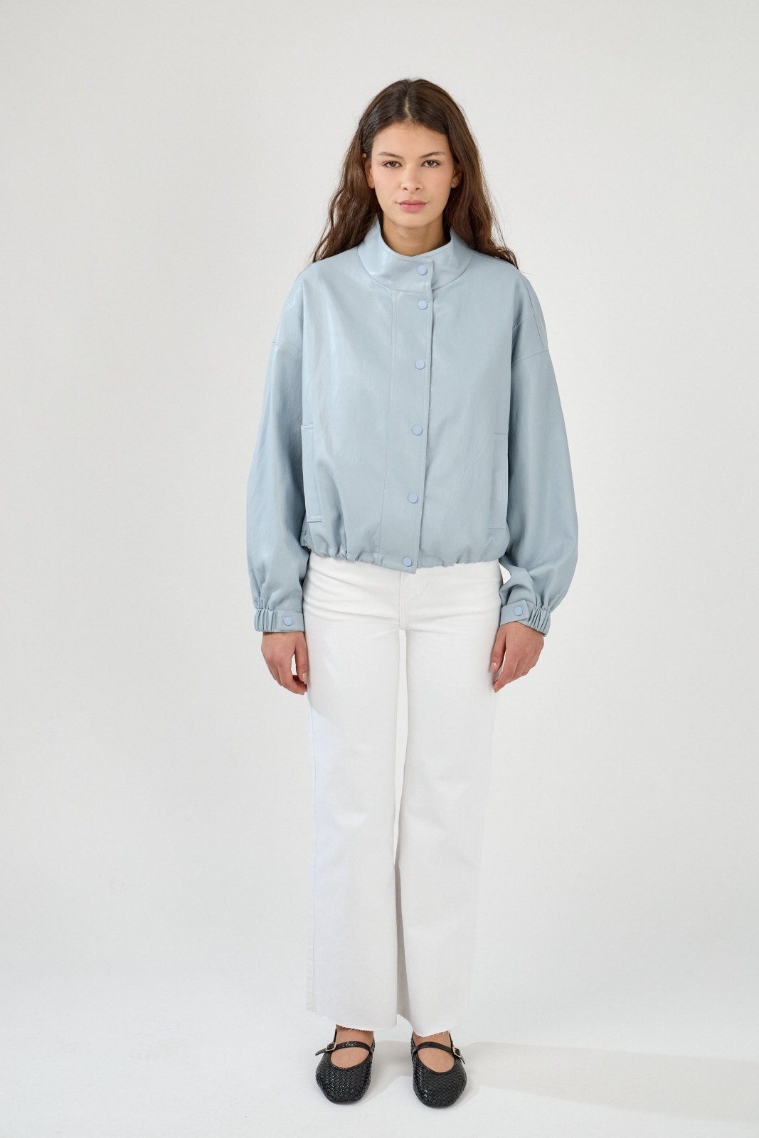 ASTRINA - Veste Ciel - Escandelle (Vue de face - silhouette entière)
#couleur_ciel