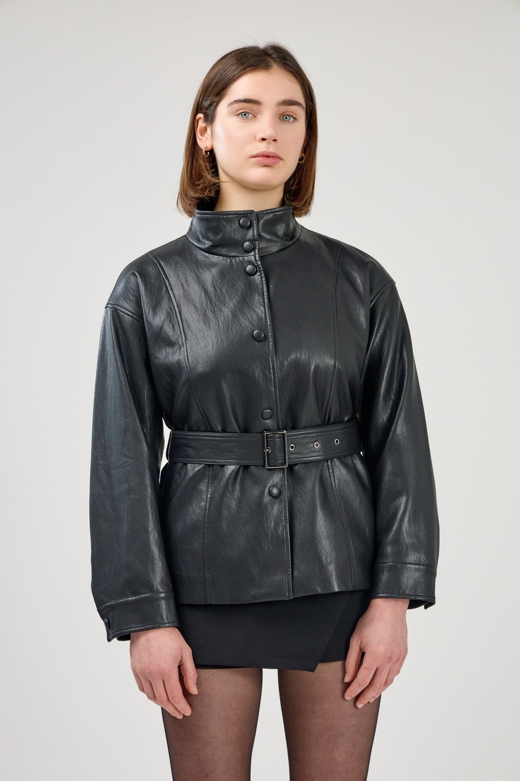 DANELLA - Veste Noir - Escandelle (Vue de face - portrait)
#couleur_noir