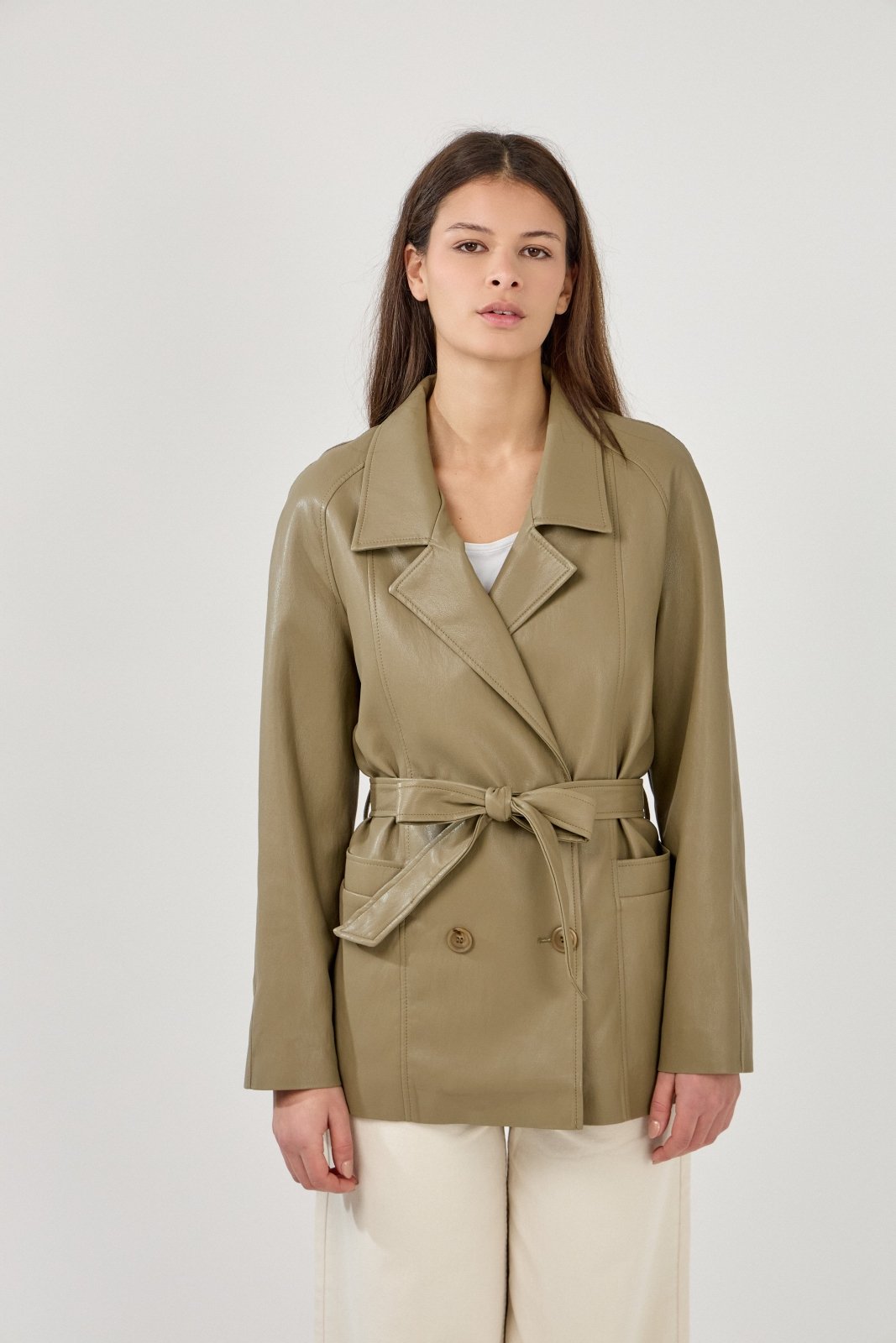 OVANIA - Veste Kaki - Escandelle (Vue de face - portrait)
#couleur_kaki