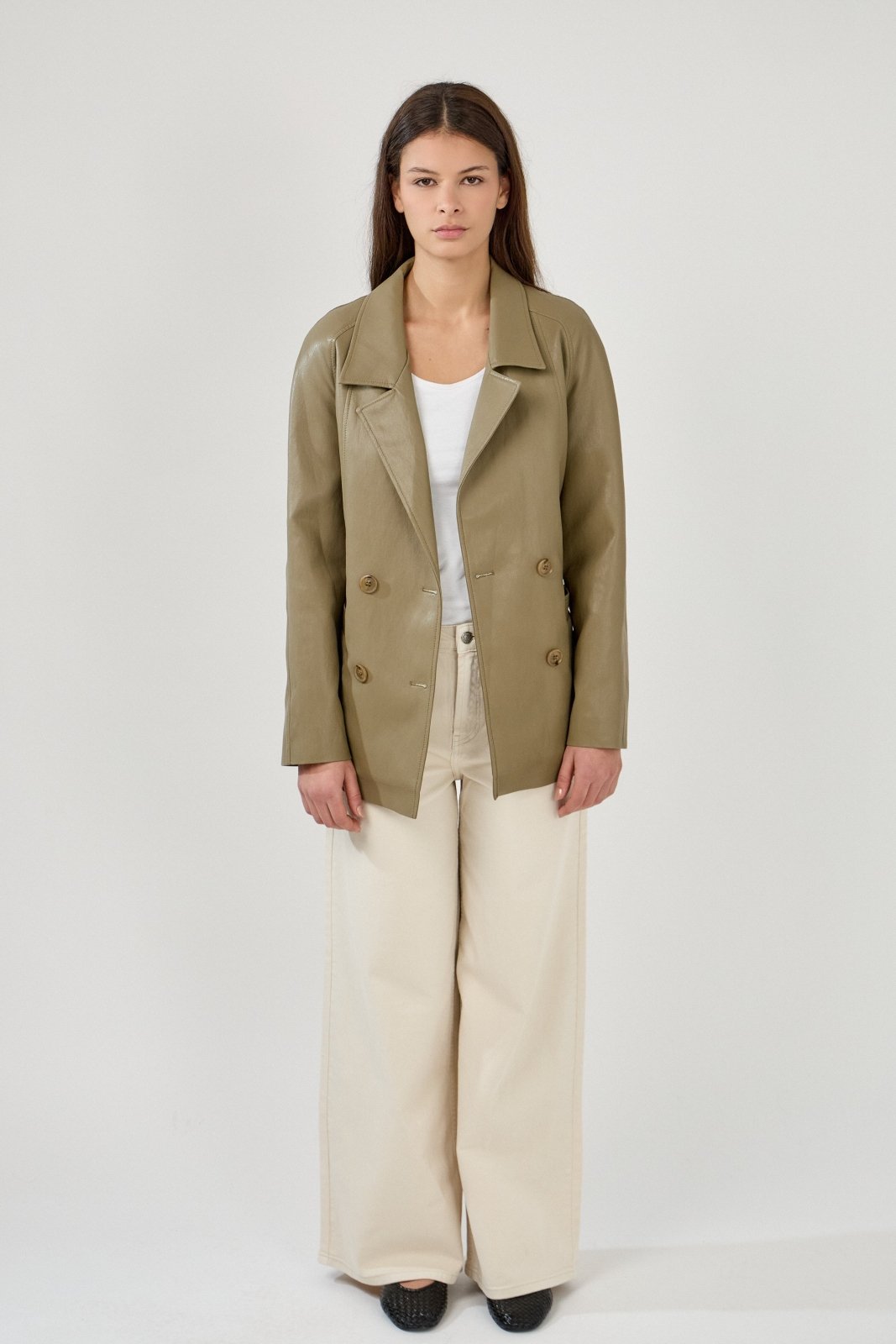 OVANIA - Veste Kaki - Escandelle (Vue de face - silhouette entière)
#couleur_kaki