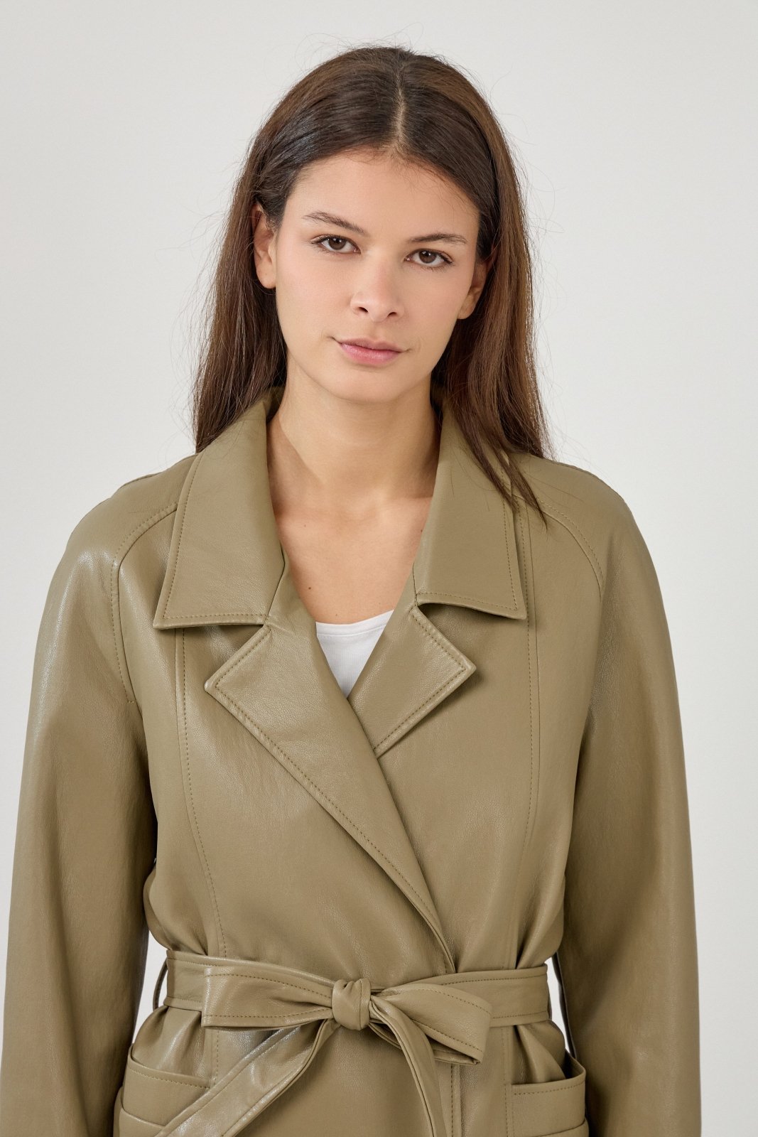 OVANIA - Veste Kaki - Escandelle (Gros plan sur les détails et matières)
#couleur_kaki