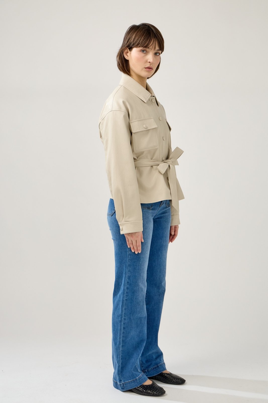 ILORIA - Veste Beige - Escandelle (Vue de profil droit)
#couleur_beige