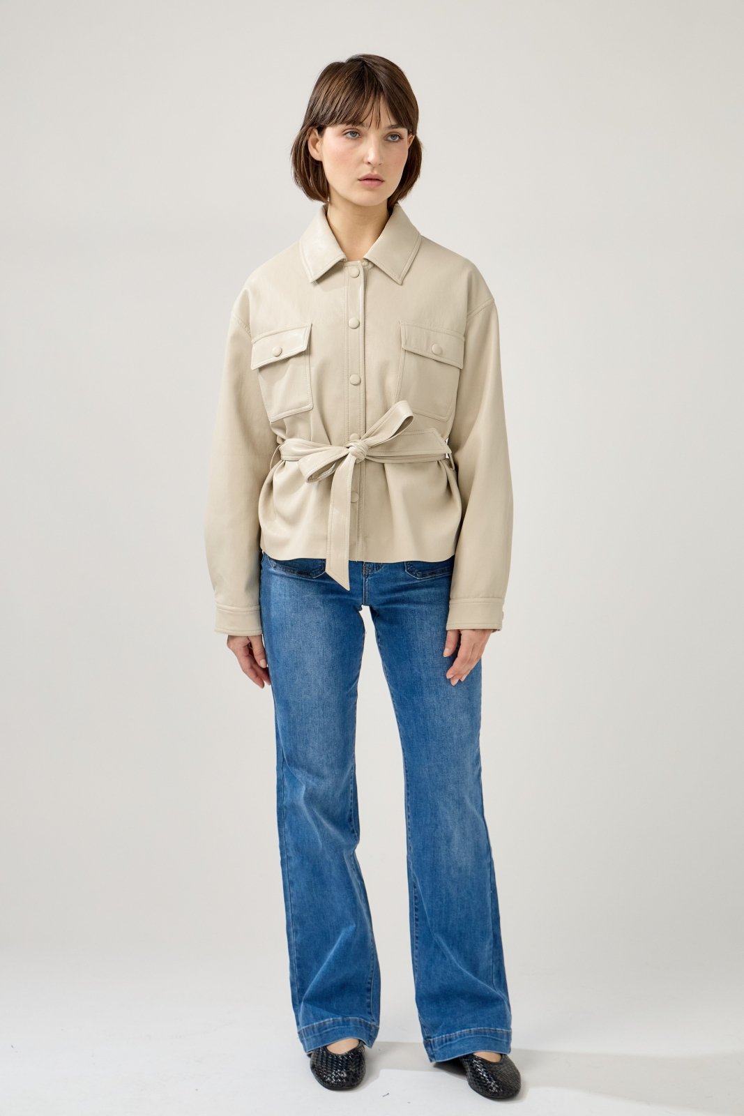 ILORIA - Veste Beige - Escandelle (Vue de face - portrait)
#couleur_beige