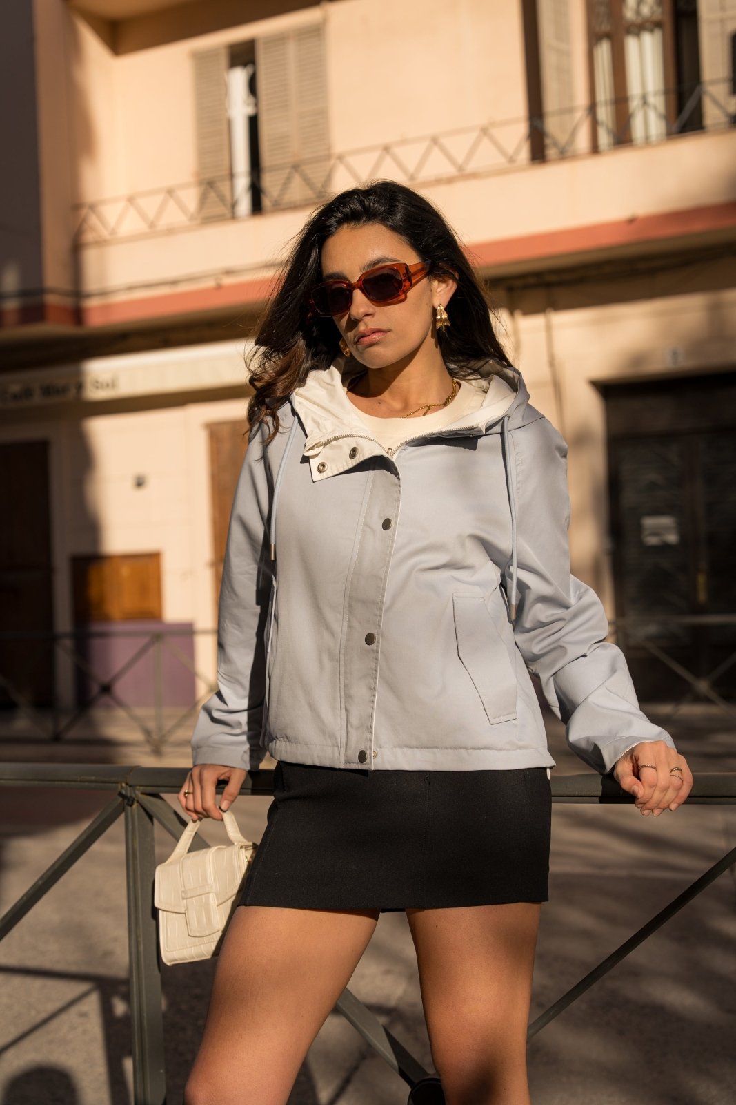 ELUNIA - Parka Ciel - Escandelle (Vue de face - portrait - parka zip fermé)
#couleur_ciel