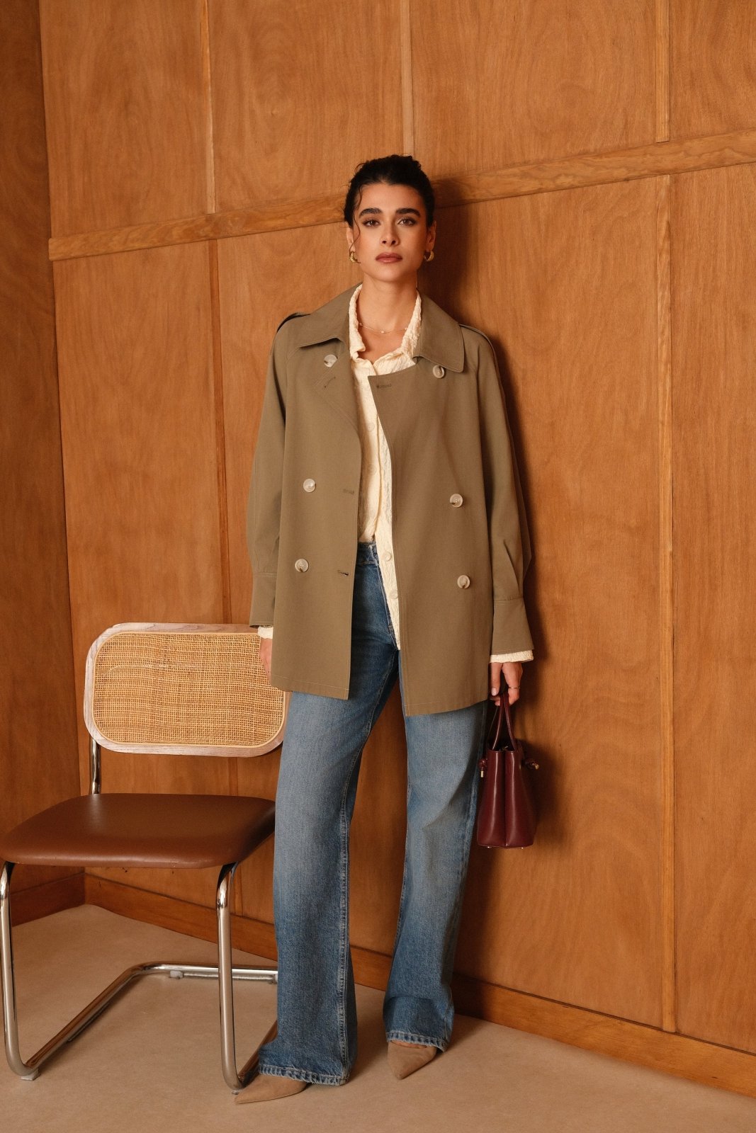 OVELINA - Trench Kaki - Escandelle (Vue de face - silhouette entière)
#couleur_kaki