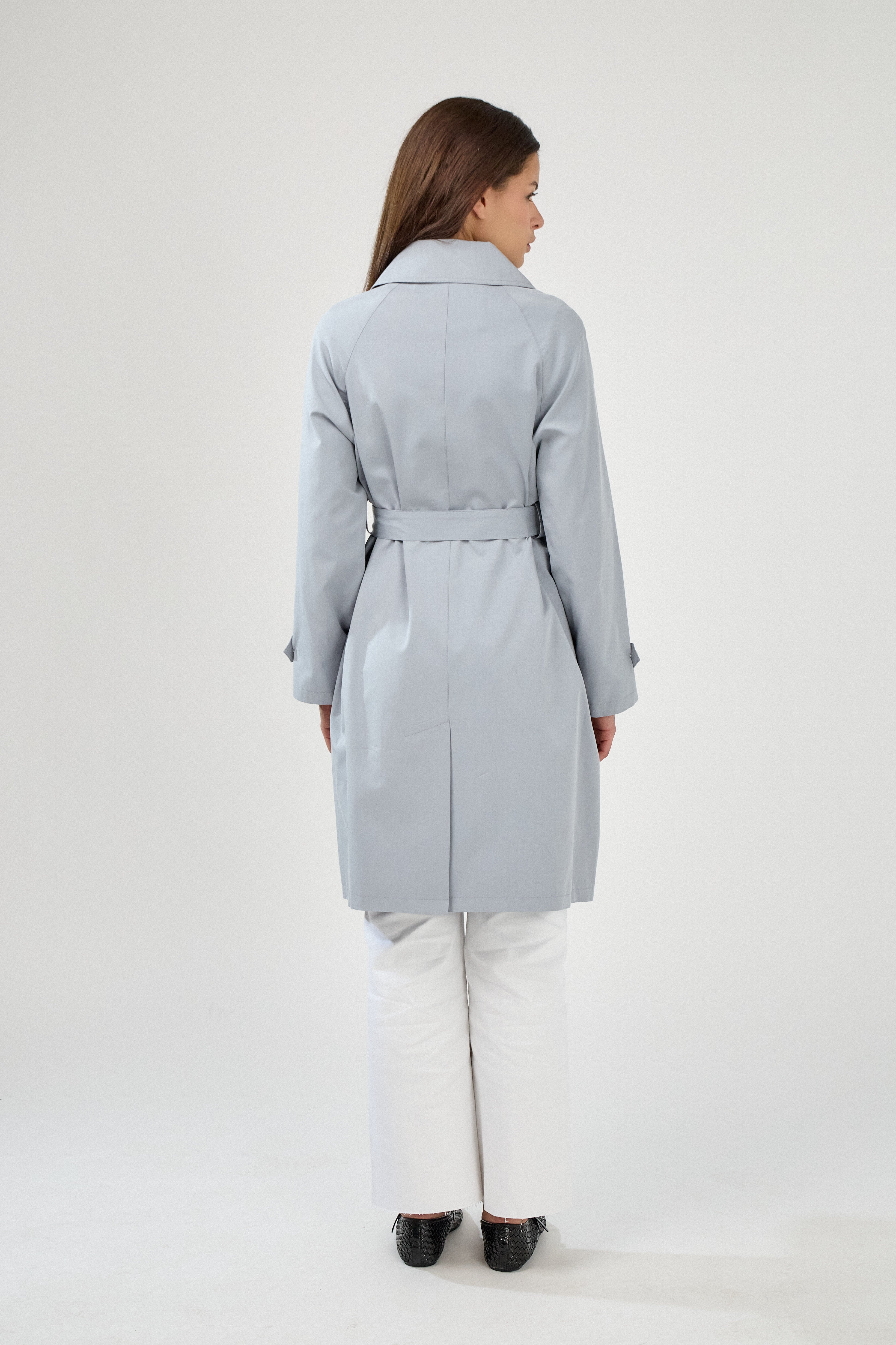 Trench mi-long, ceinture et passants, fente milieu dos, dos
#couleur_ciel