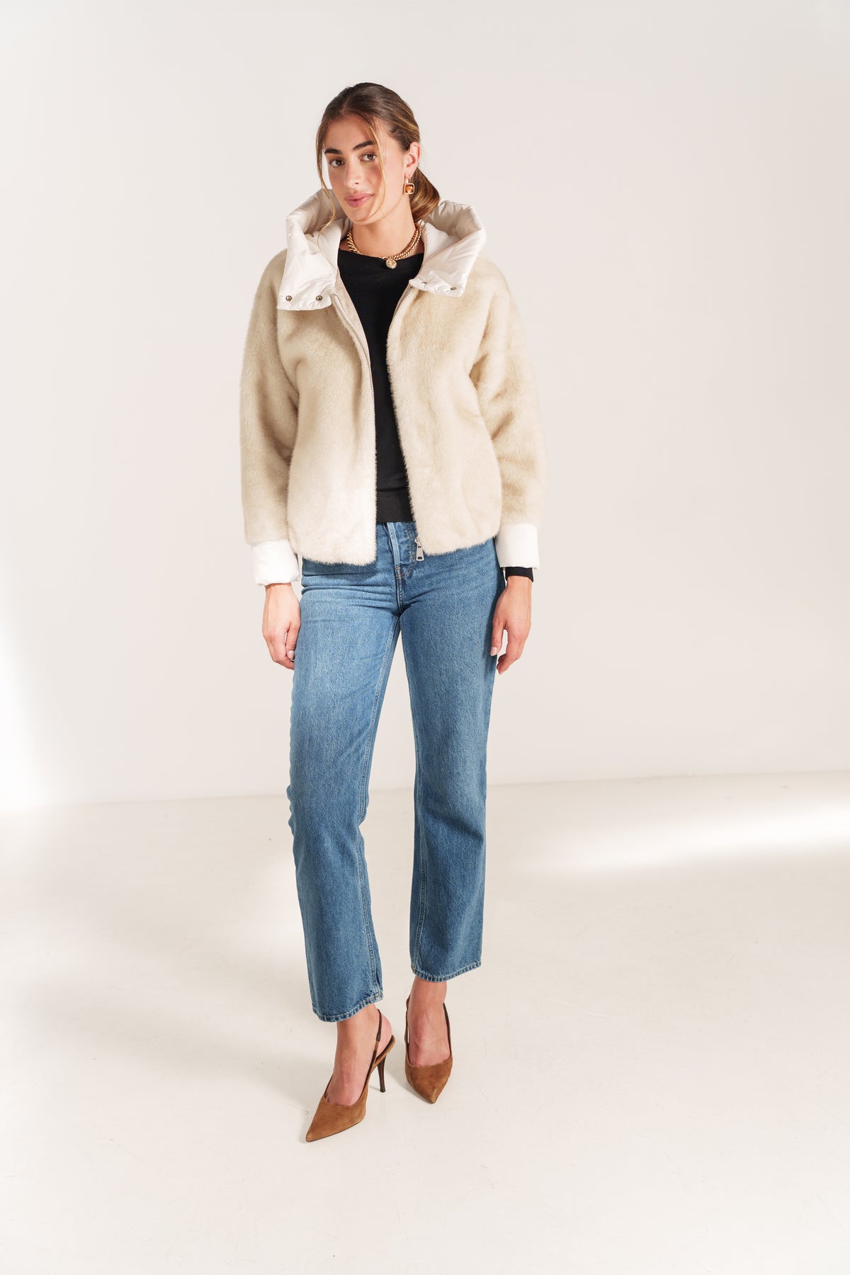 ELEONORE blouson court fausse fourrure capuche zippé beige femme - Escandelle Paris (silhouette entière)
#couleur_beige