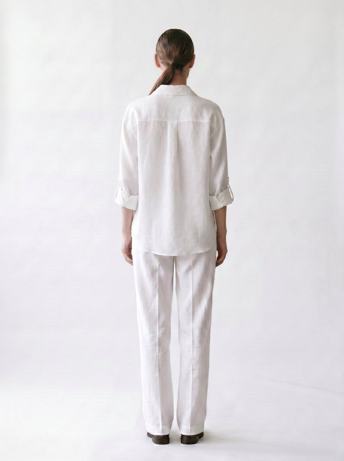Chemise en lin - bouton côté pour style asymétrique - Empiècement dos - EscandelleParis - Blanc - Dos
#couleur_blanc
