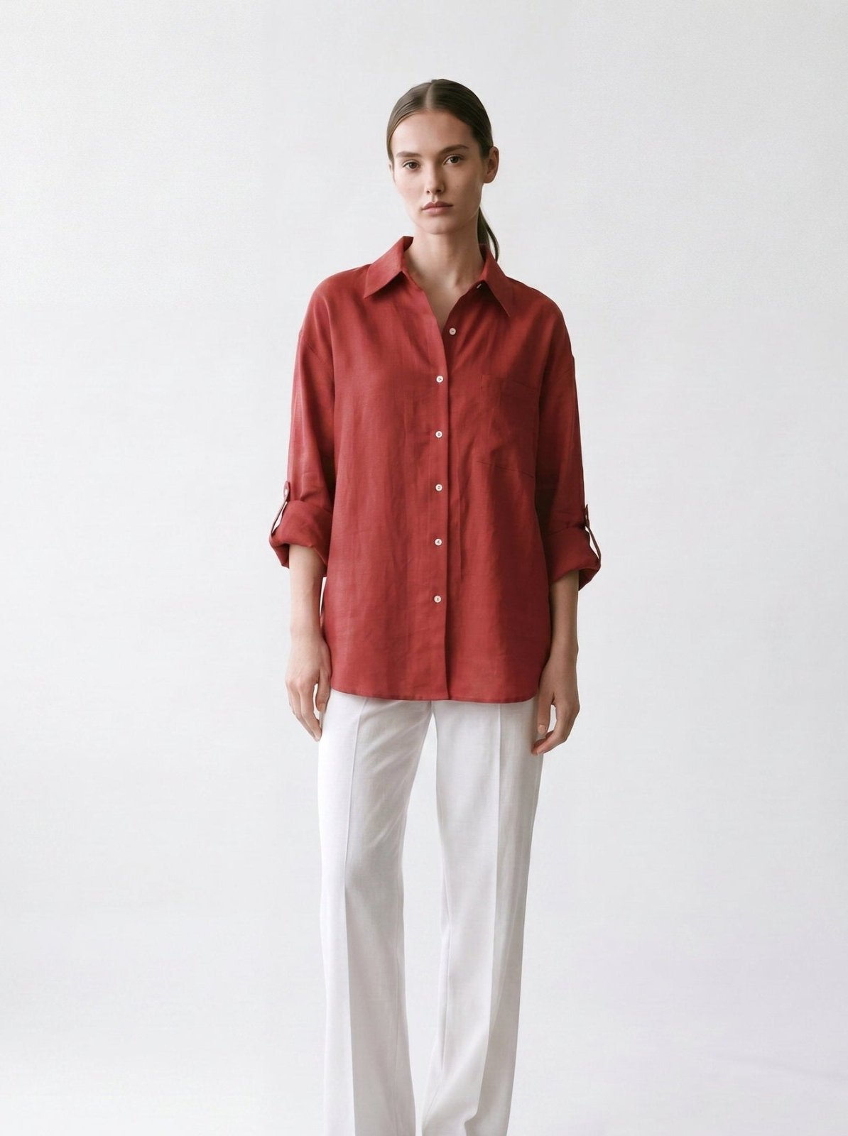 Chemise en lin - bouton côté pour style asymétrique - boutonnière - col français - EscandelleParis - Brique - Devant
#couleur_brique