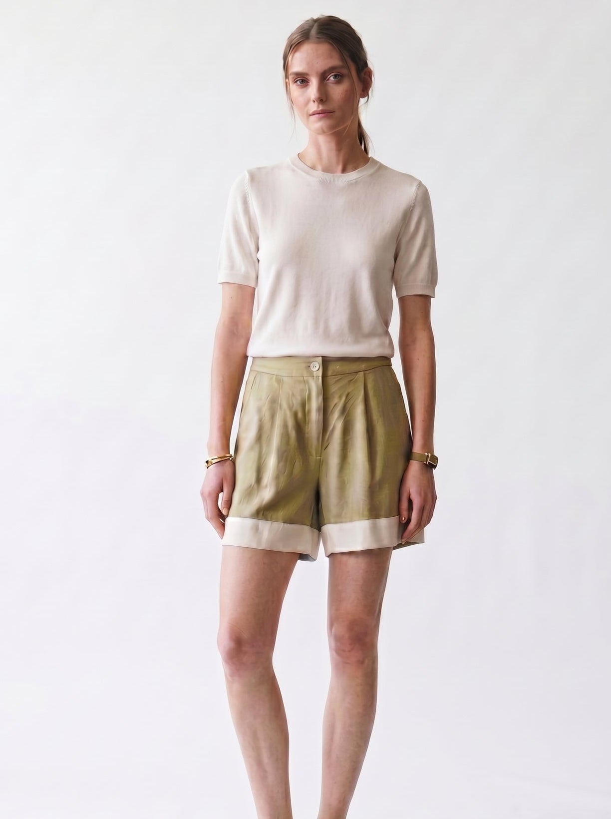short contrasté vert et blanc - poches - pinces - EscandelleParis - devant
#couleur_vert
