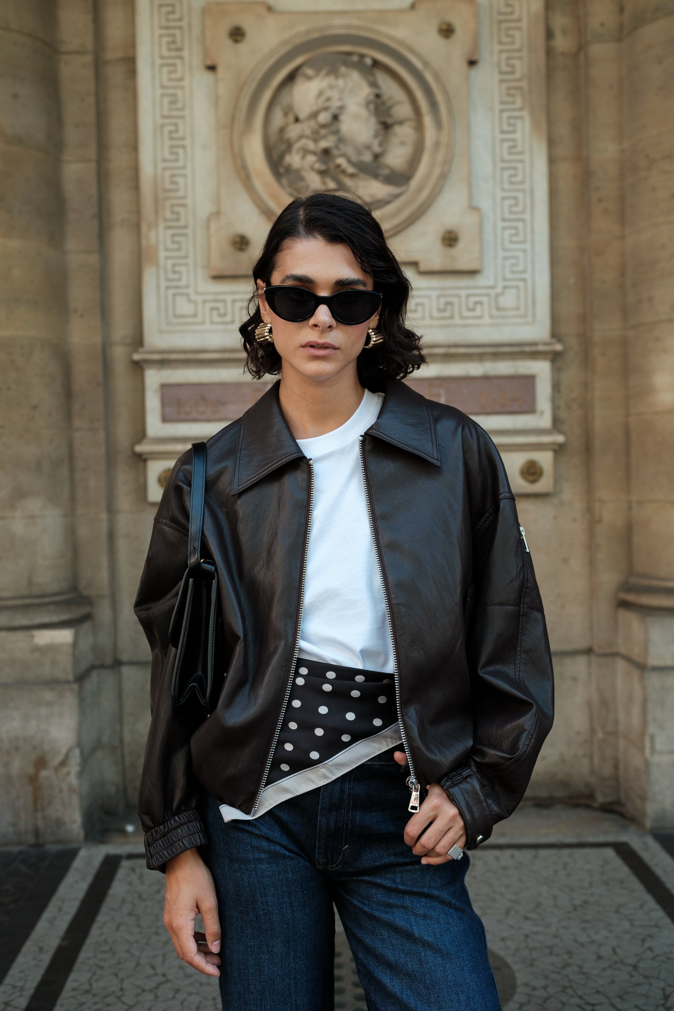 LILIANE blouson bomber similicuir col montant noir femme - Escandelle Paris (portrait)
#couleur_noir
