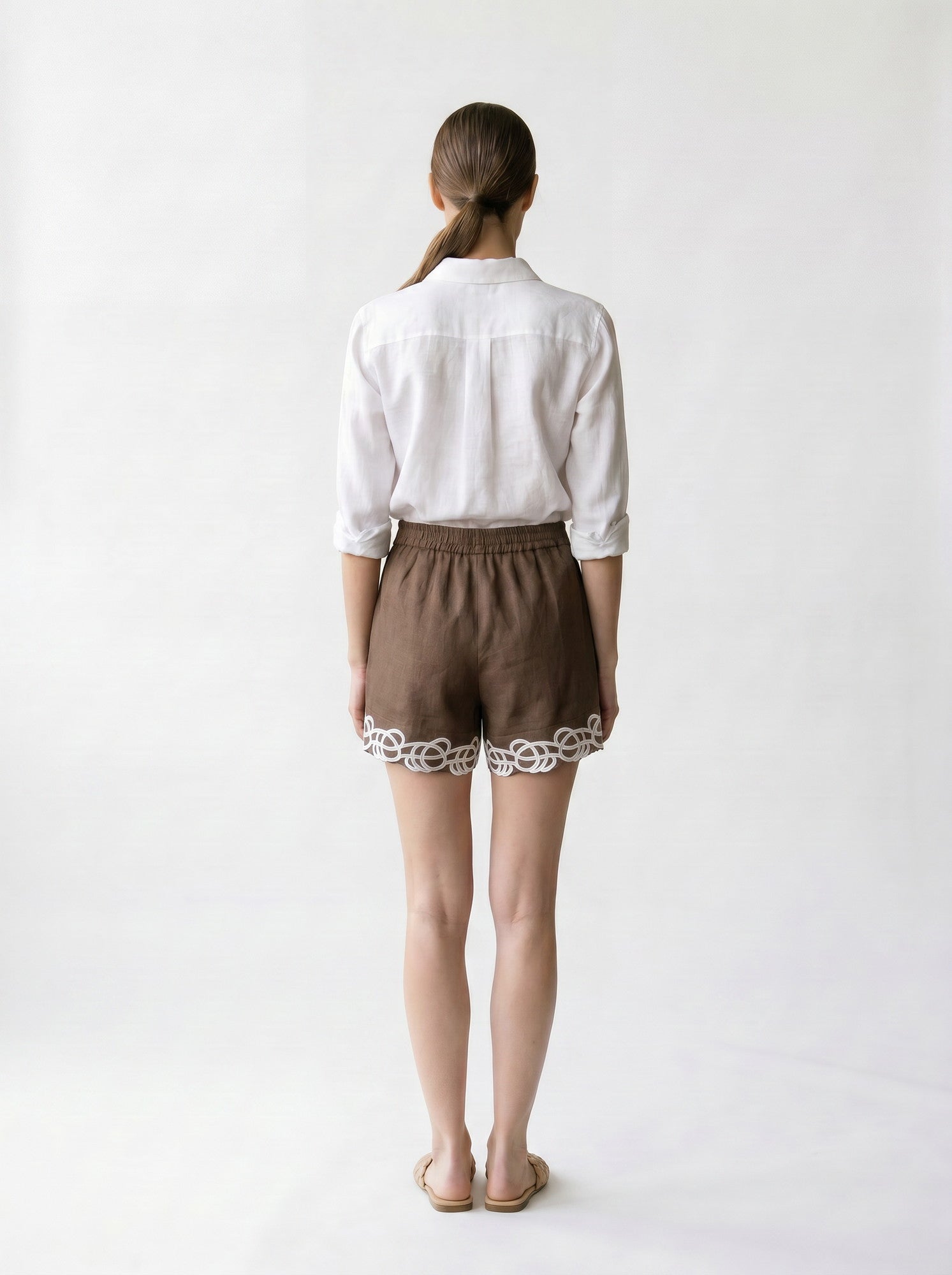 Short brodé - Poches et zip - EscandelleParis - Choco - Dos
#couleur_choco