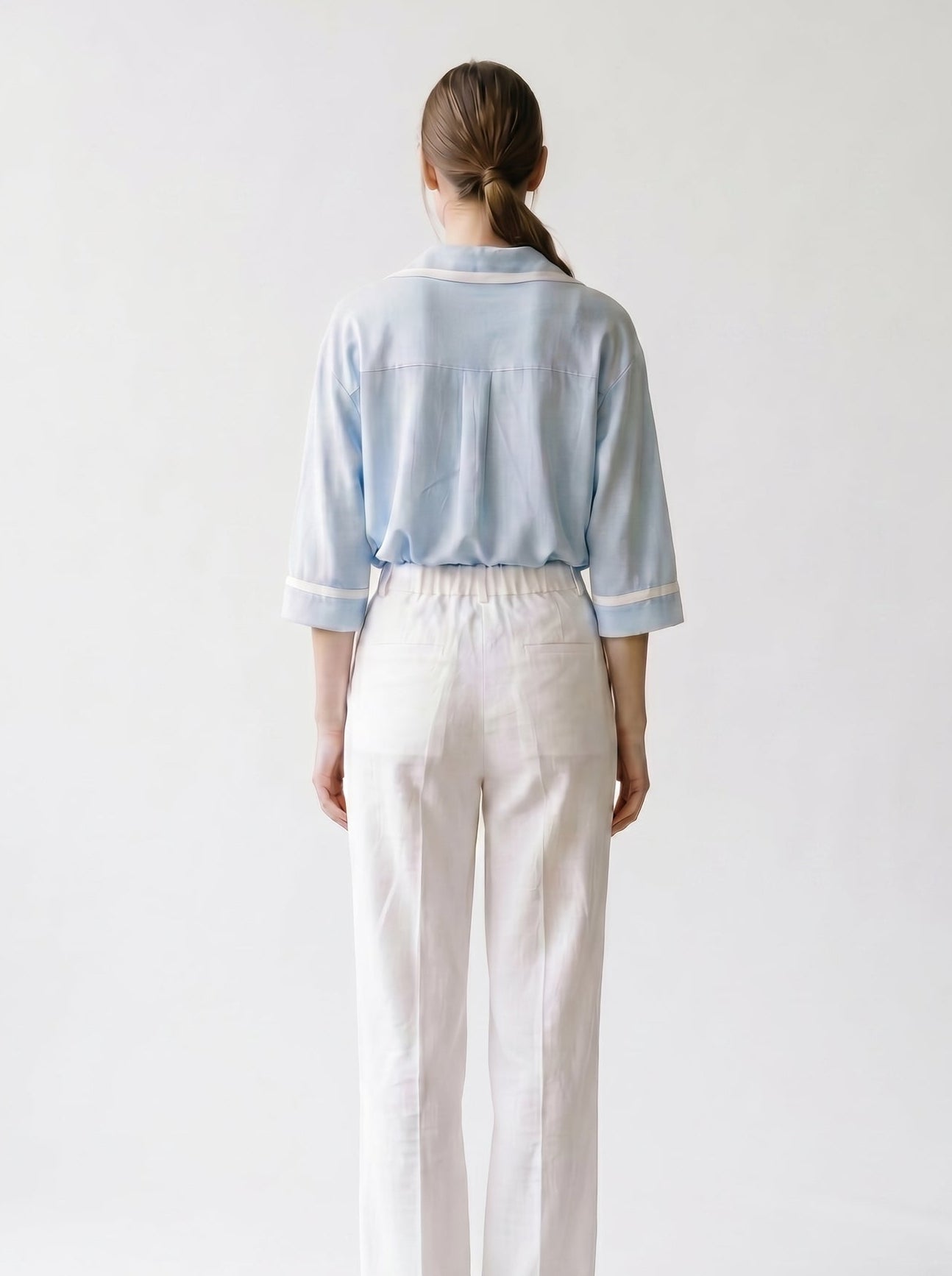 Blouse bicolore - col V à revers - Manches 3/4 - EscandelleParis - Ciel & Blanc - Dos
#couleur_ciel