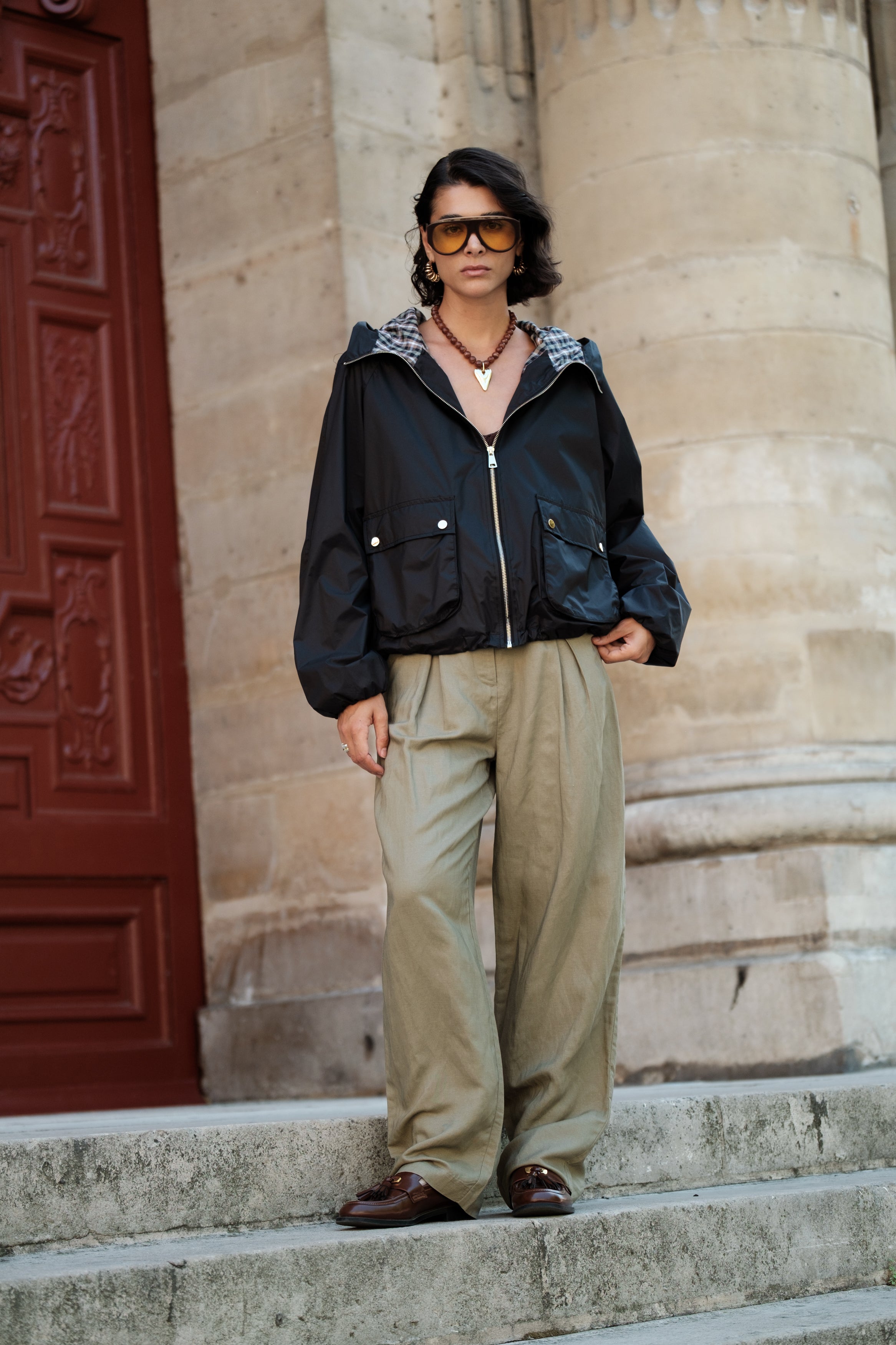 AMARAS blouson court bomber imperméable doublure carreaux noir femme - Escandelle Paris (silhouette entière)
#couleur_noir