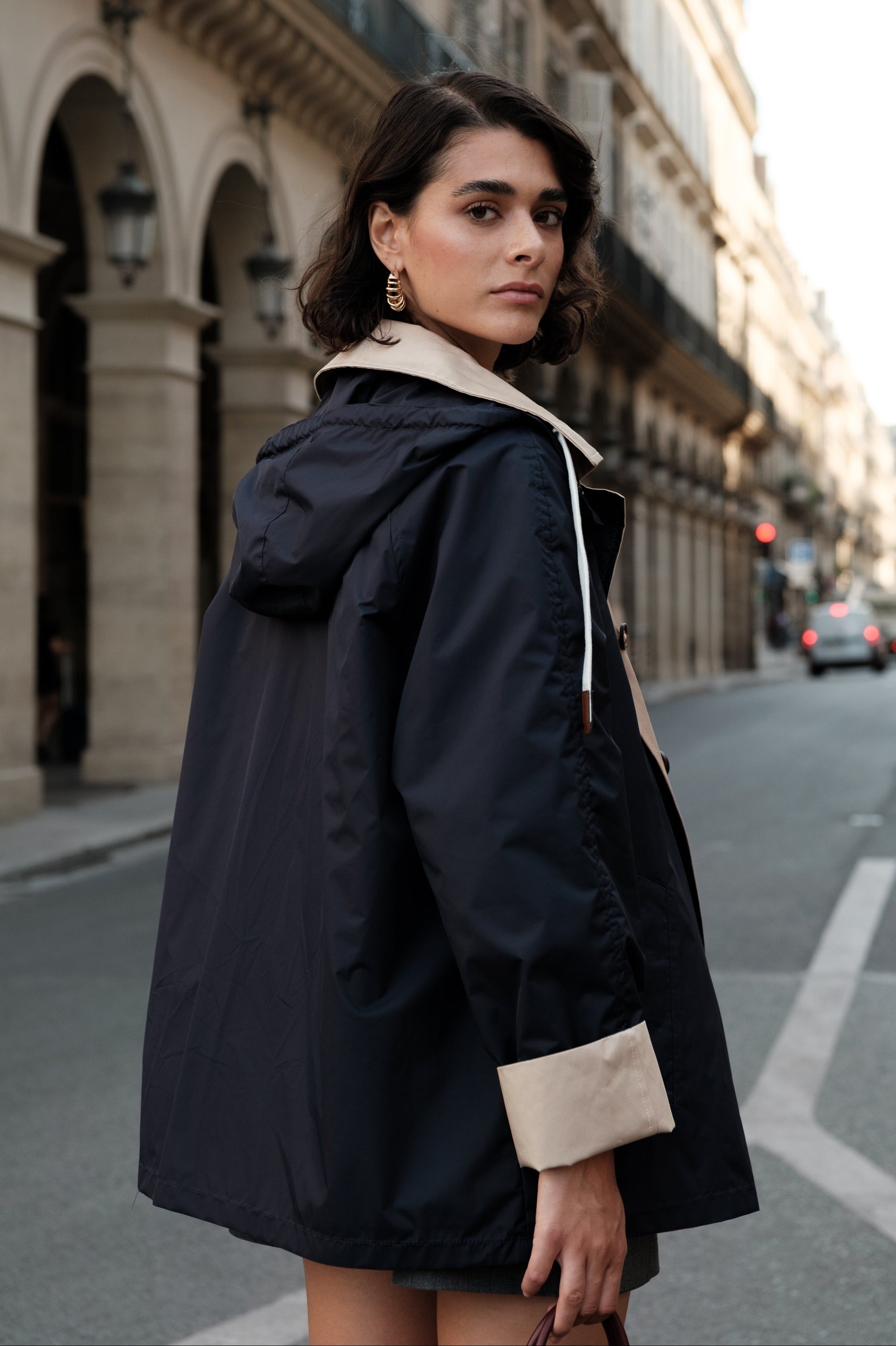 MARCELLIA parka mi-longue déperlante réversible capuche boutonnée marine femme - Escandelle Paris (dos)
#couleur_marine