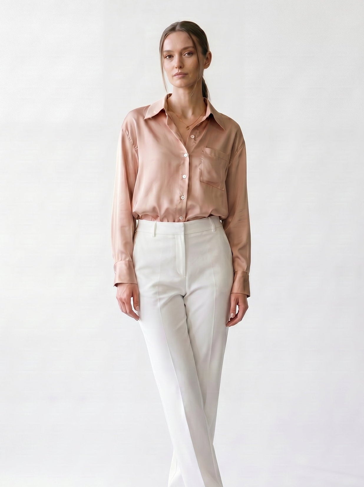 Chemise satin - boutonnière -manches ajustables - col français - EscandelleParis - rose - Devant
#couleur_rose