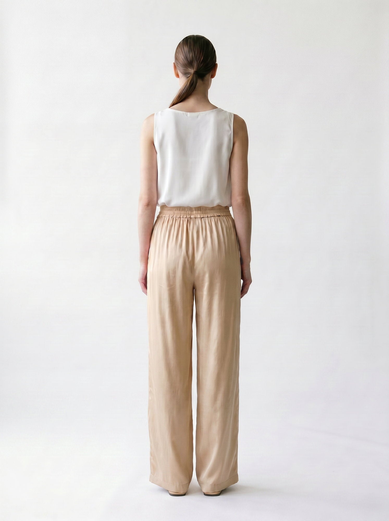 Pantalon satin - poches - élastique et lacet à la taille - EscandelleParis - BEIGE - Devant
#couleur_beige